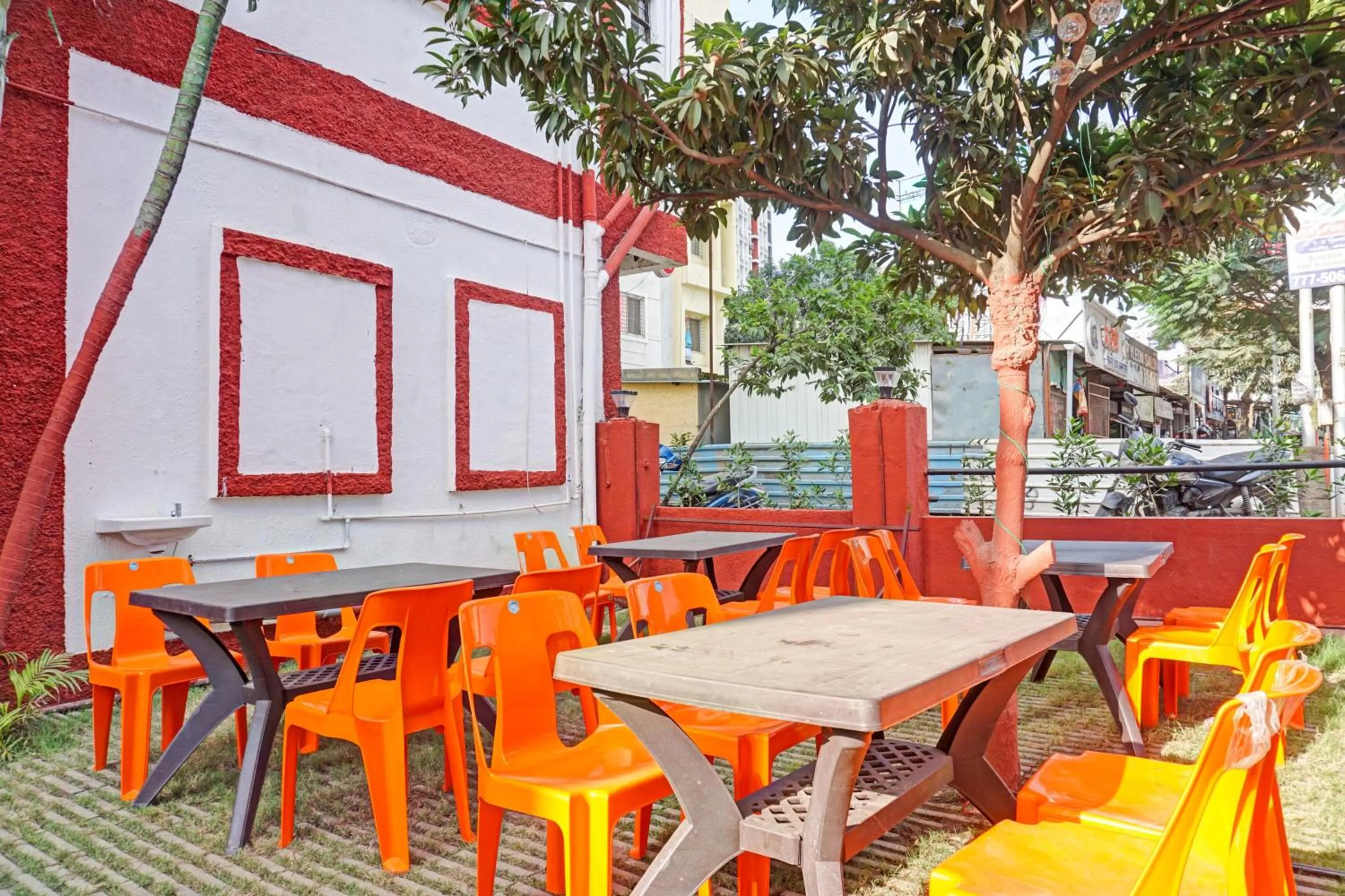 Restaurant/places to eat in Hotel O Delight Stay Inn