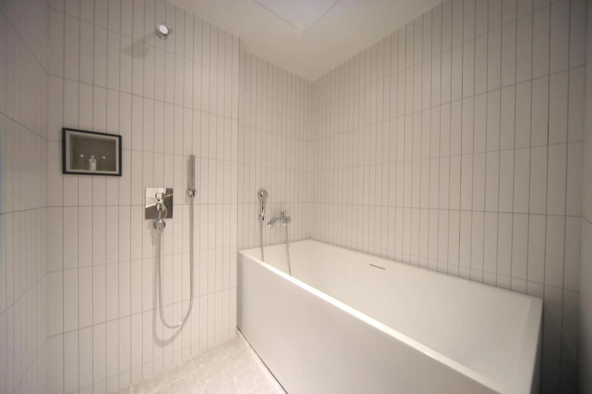 H Avenue Hotel Minam