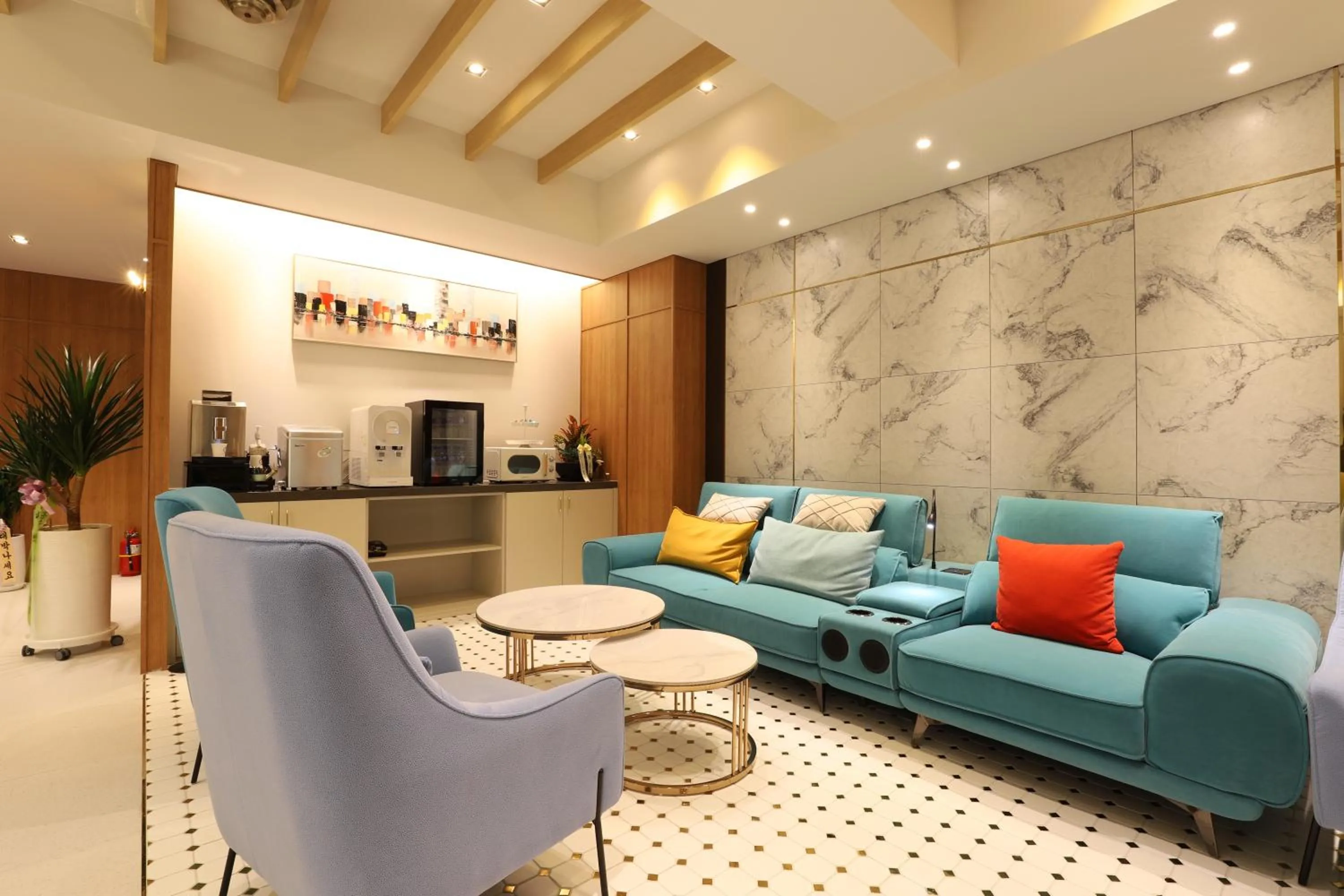 H Avenue Hotel Minam