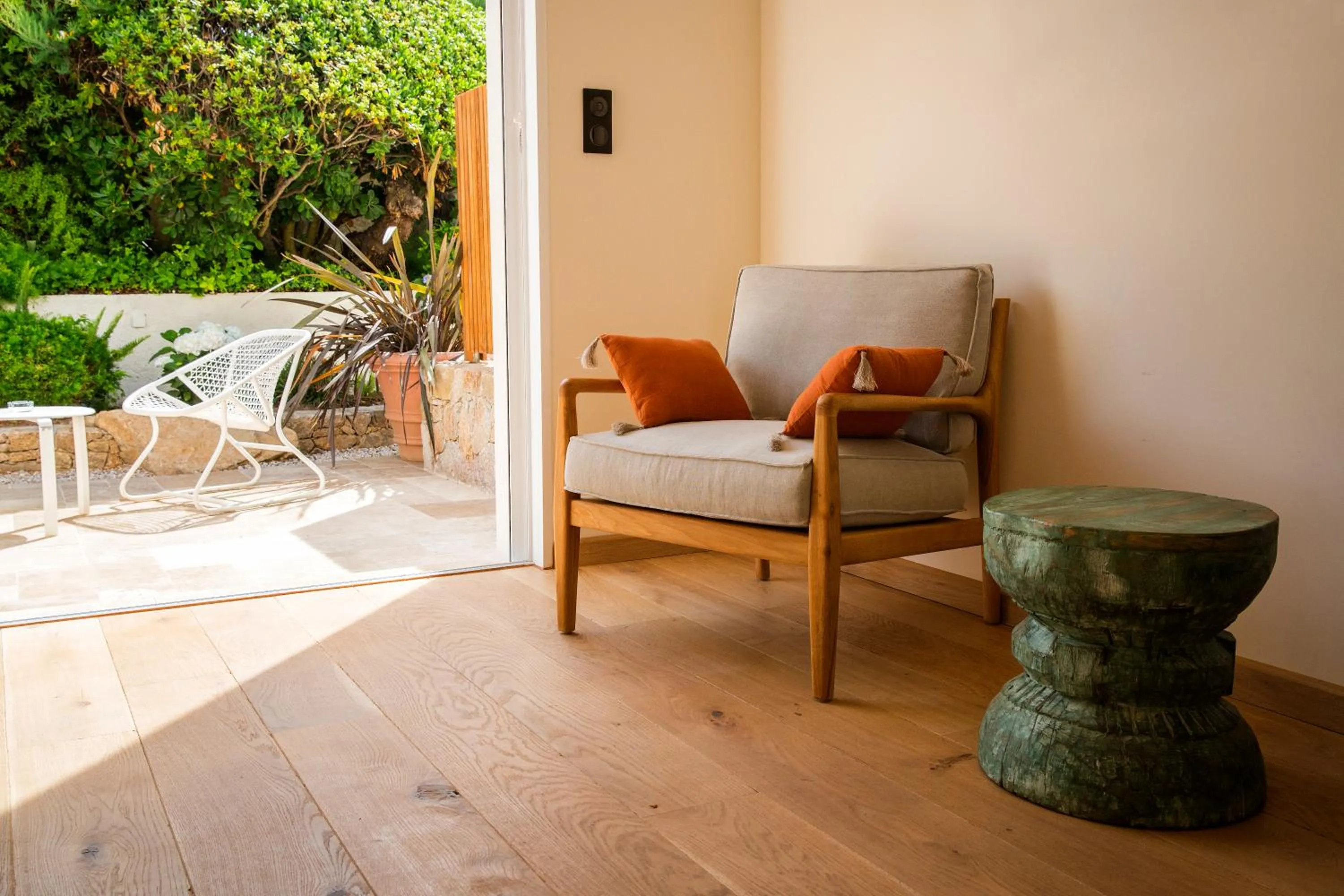 Bedroom in Hôtel La Caravelle