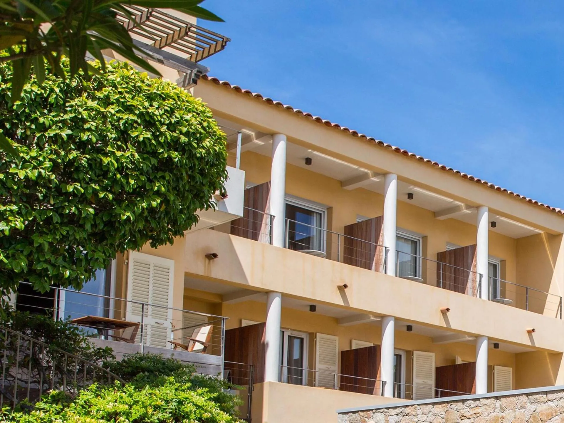 Property building in Hôtel La Caravelle