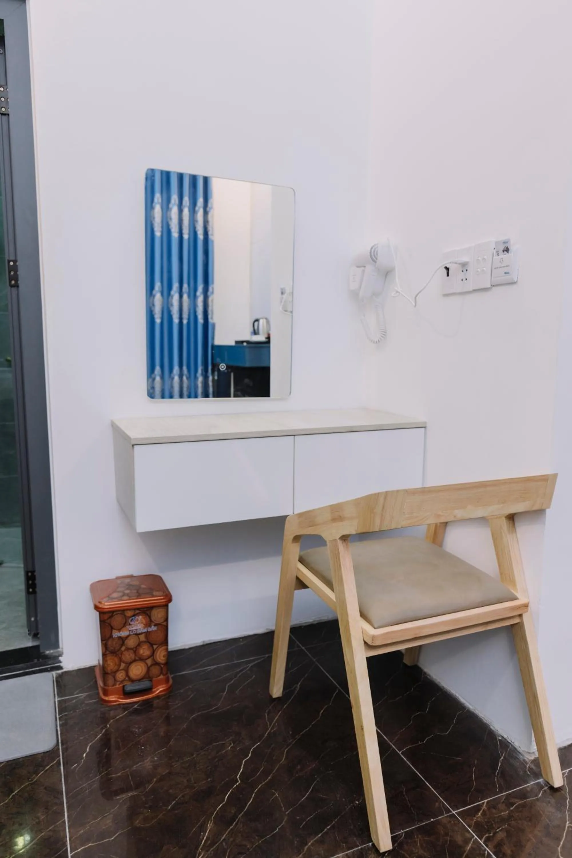 hair dresser in Arina Luxury Hotel - Vincom Tay Ninh