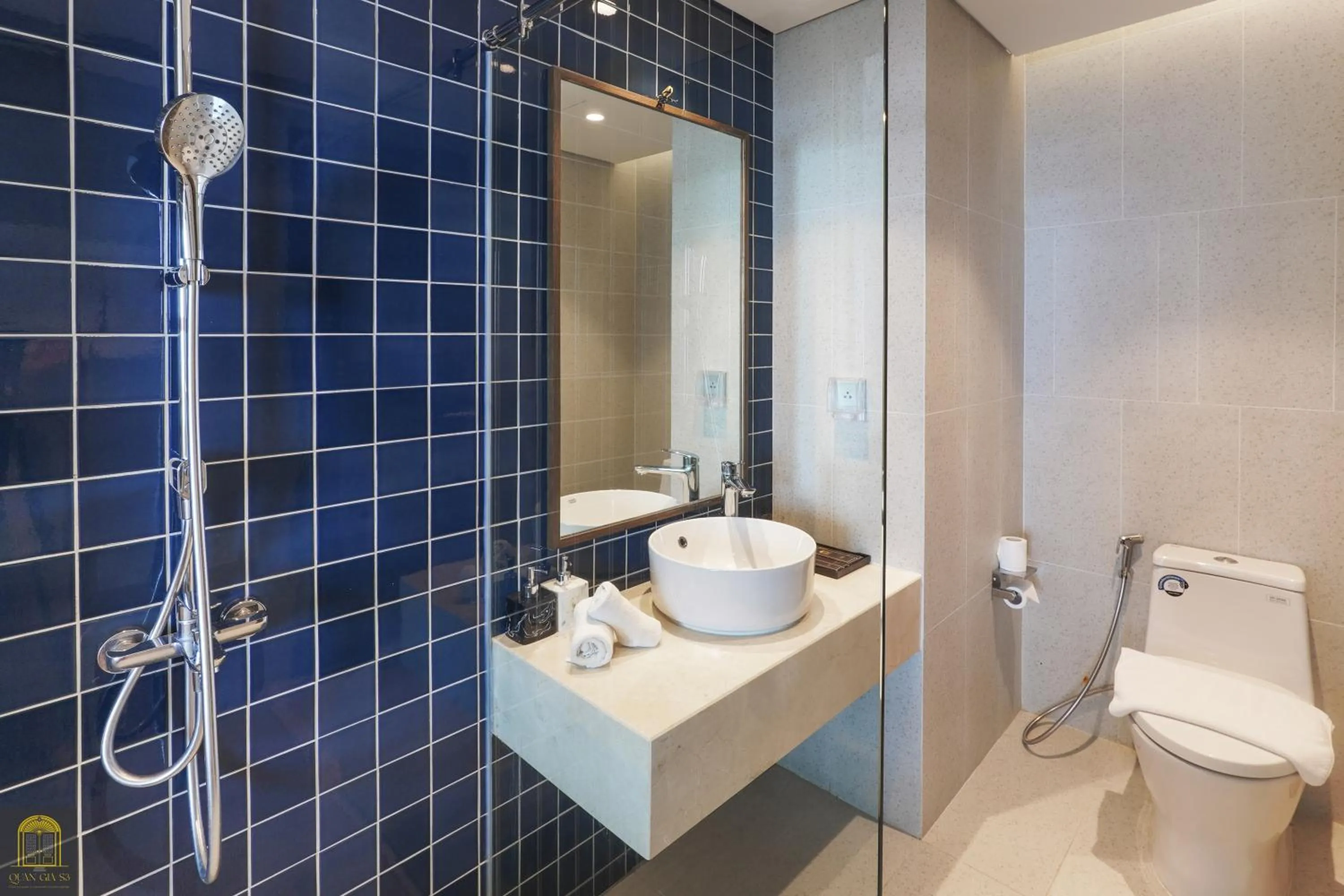 Shower in Mandala Pearl Azure Retreat