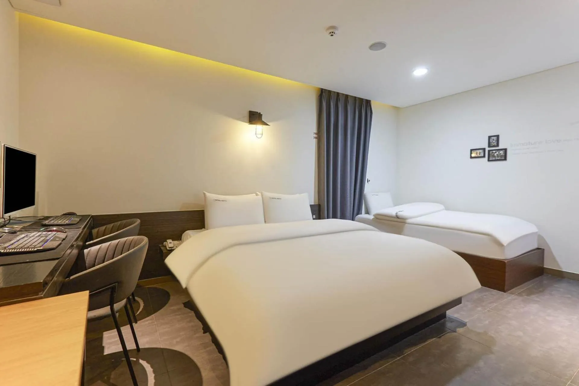 Photo of the whole room, Bed in HERTZ Hotel