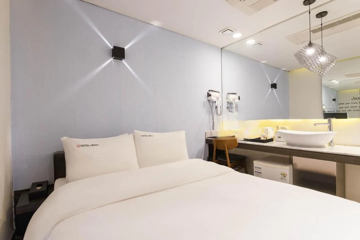 Photo of the whole room, Bed in HERTZ Hotel