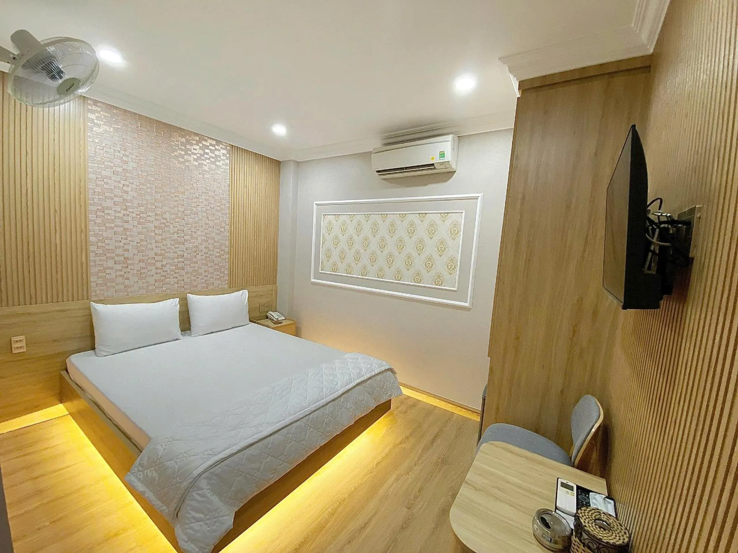 Bed in Thanh Binh Premium Hotel