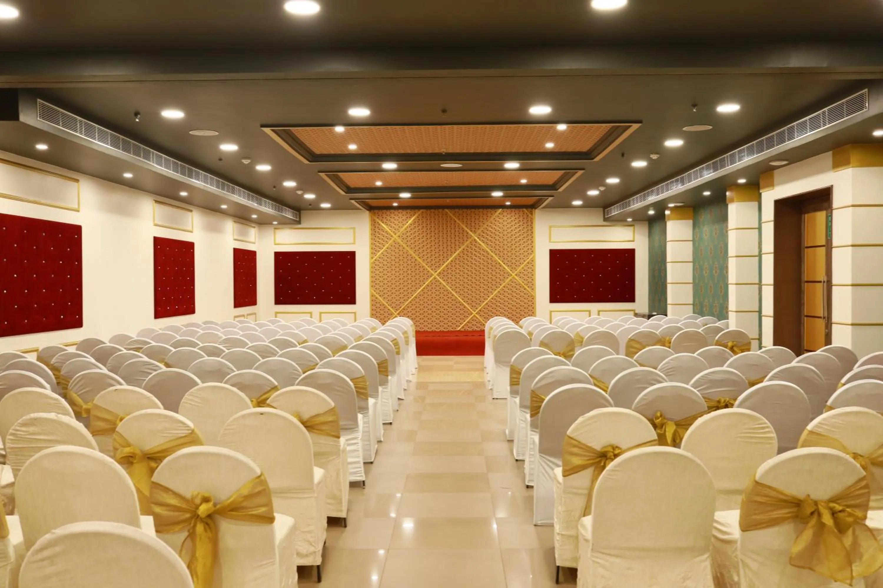 Banquet/Function facilities in Regency Sameera Vellore by GRT Hotels