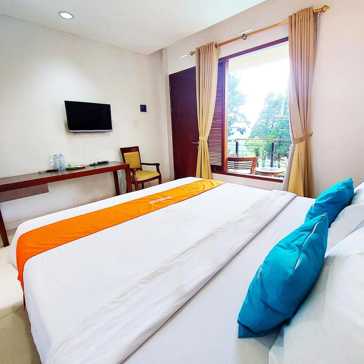 Bed in Sangga Buana Resort & Convention Hotel