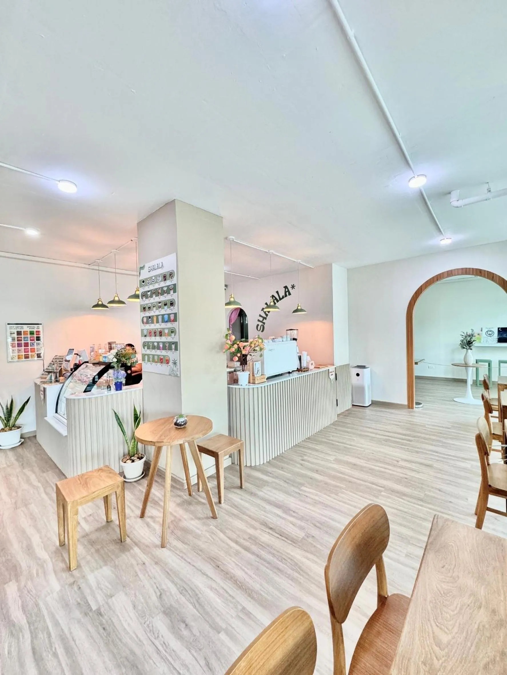 Restaurant/places to eat in Herma Hotel