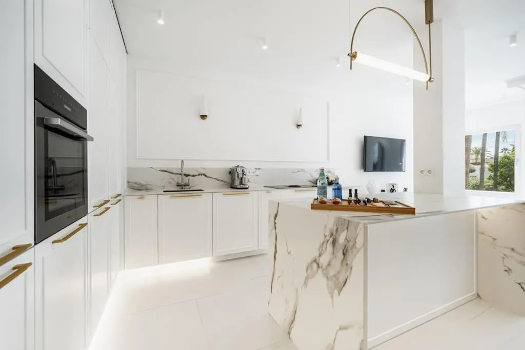 Luxury apartment in Puerto Banus La Alcazaba