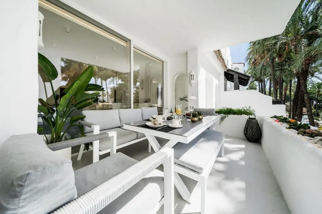 Luxury apartment in Puerto Banus La Alcazaba