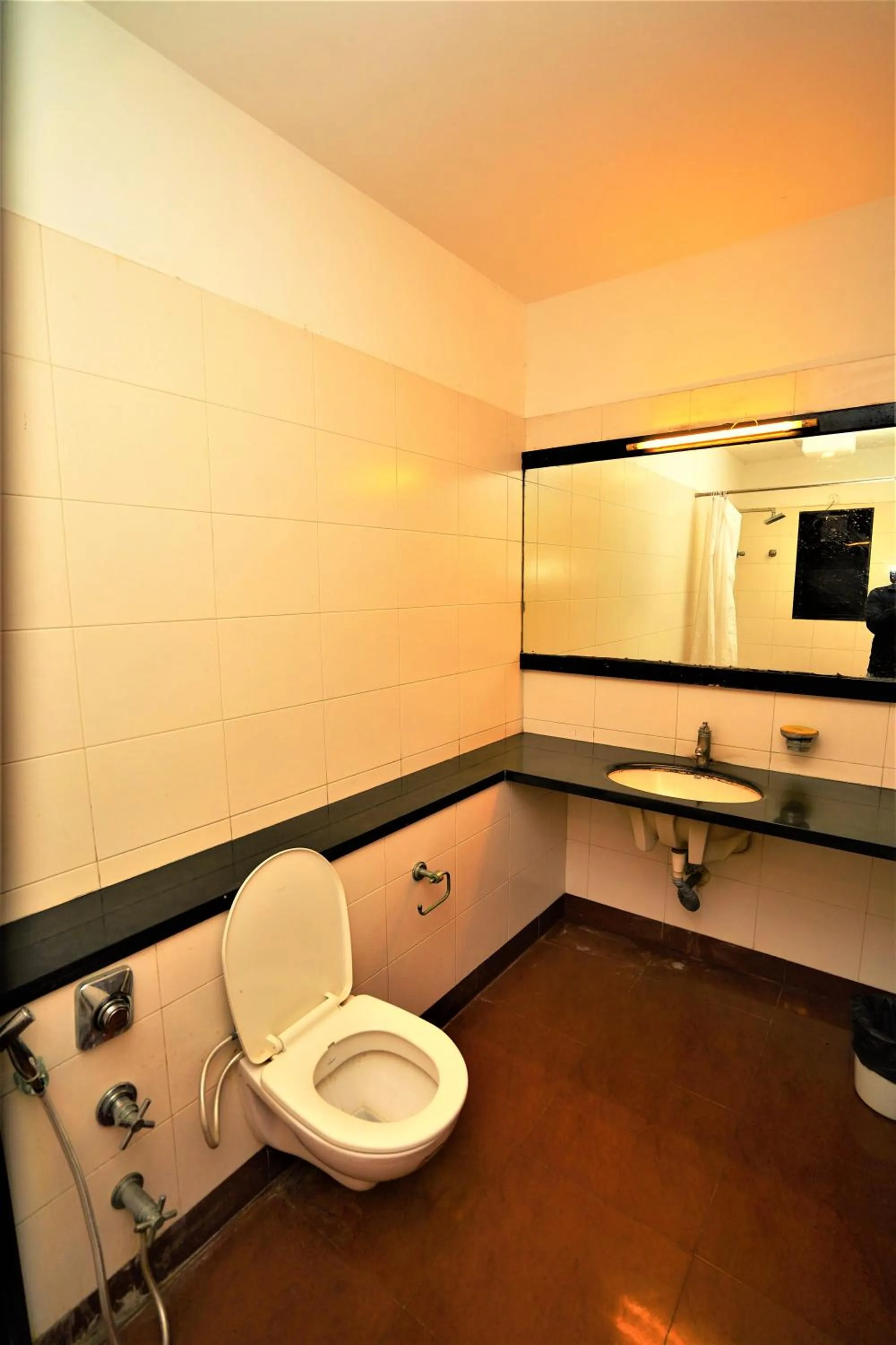 Bathroom in New Hotel Europa Inn