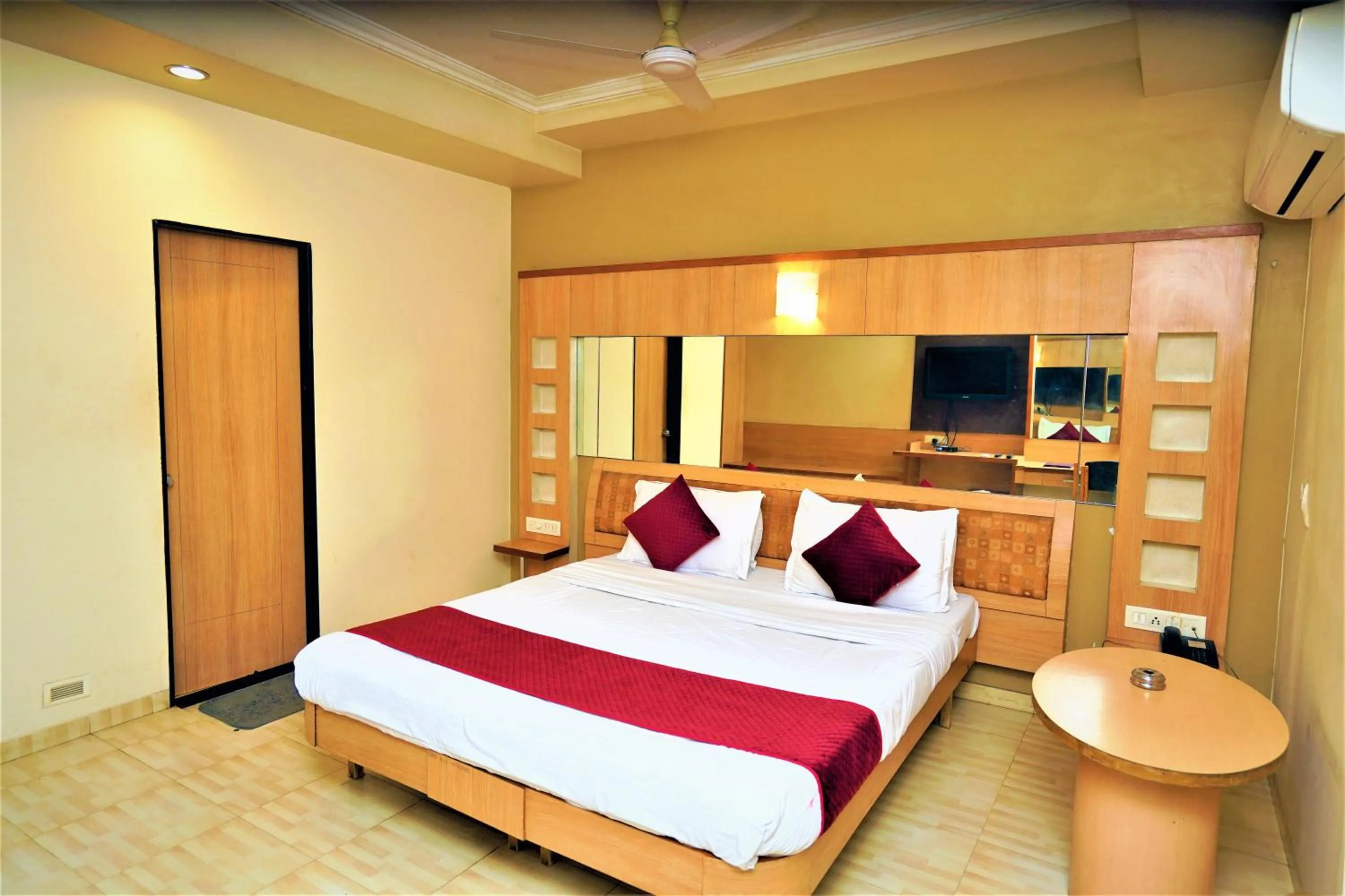 Bedroom, Bed in New Hotel Europa Inn