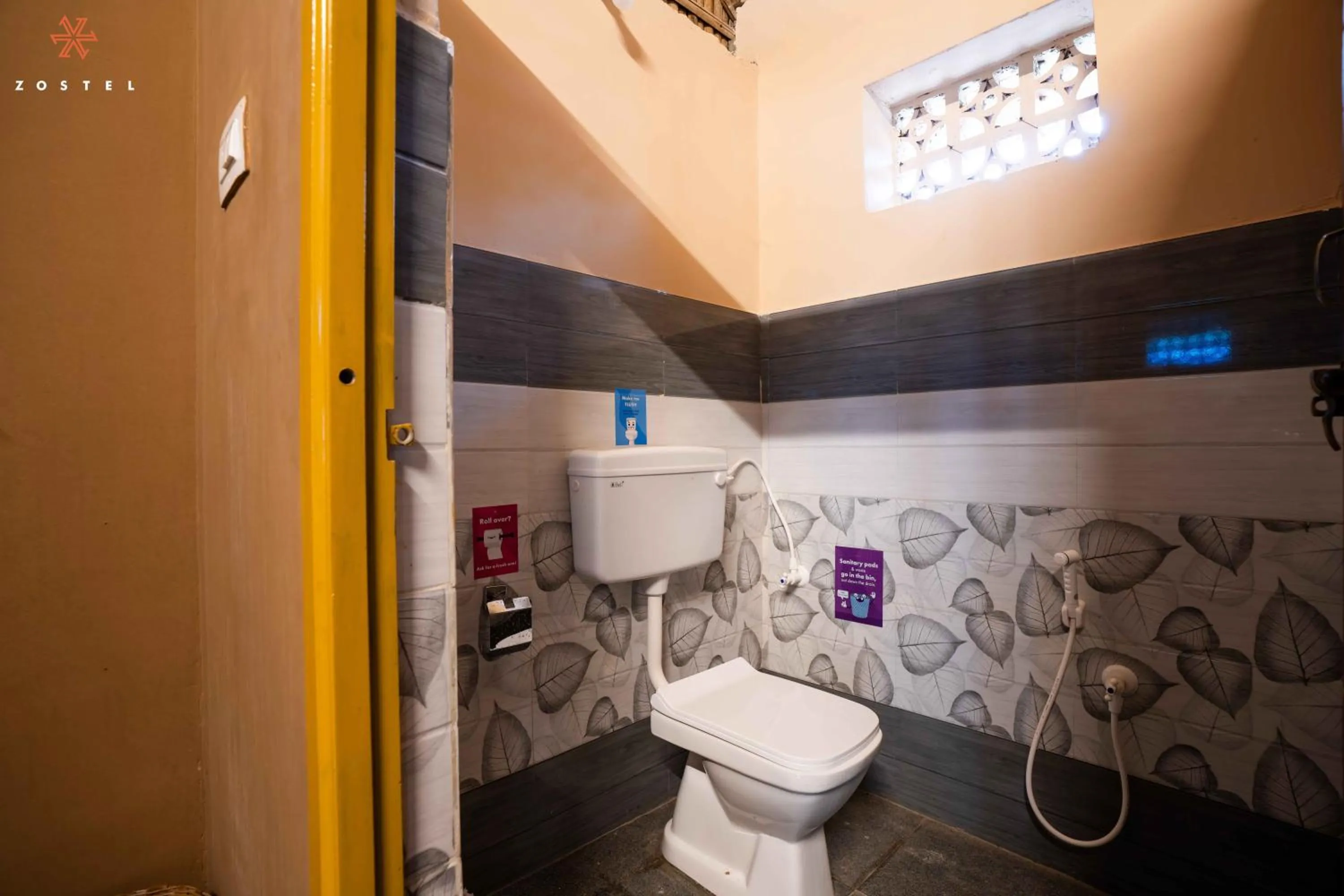 Shower in Zostel Hampi, Gangavathi