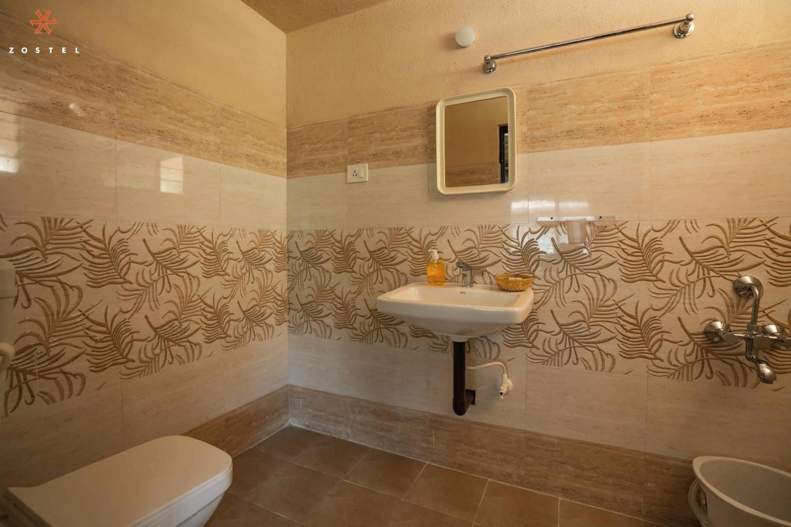 Shower in Zostel Hampi, Gangavathi