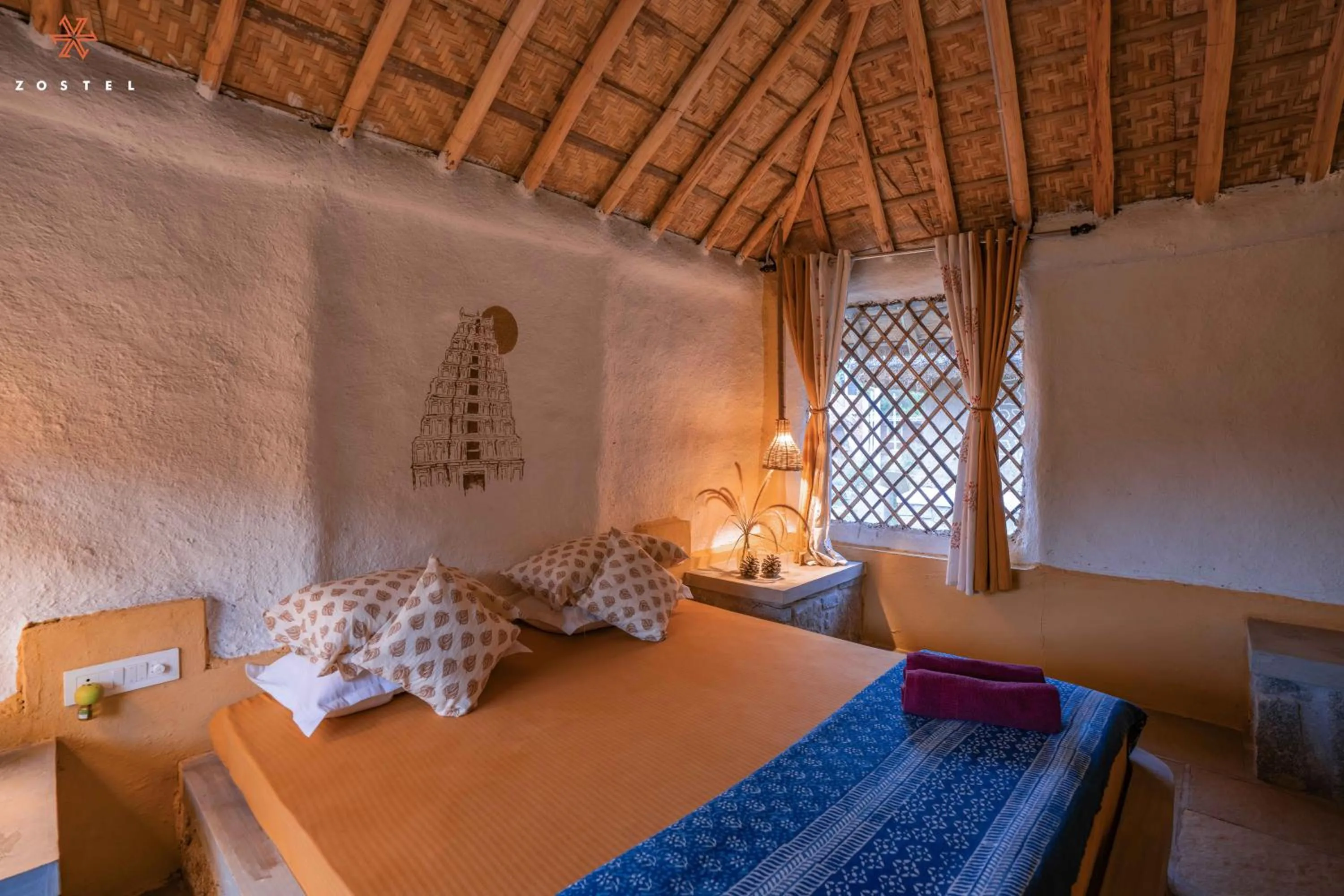 Photo of the whole room, Bed in Zostel Hampi, Gangavathi