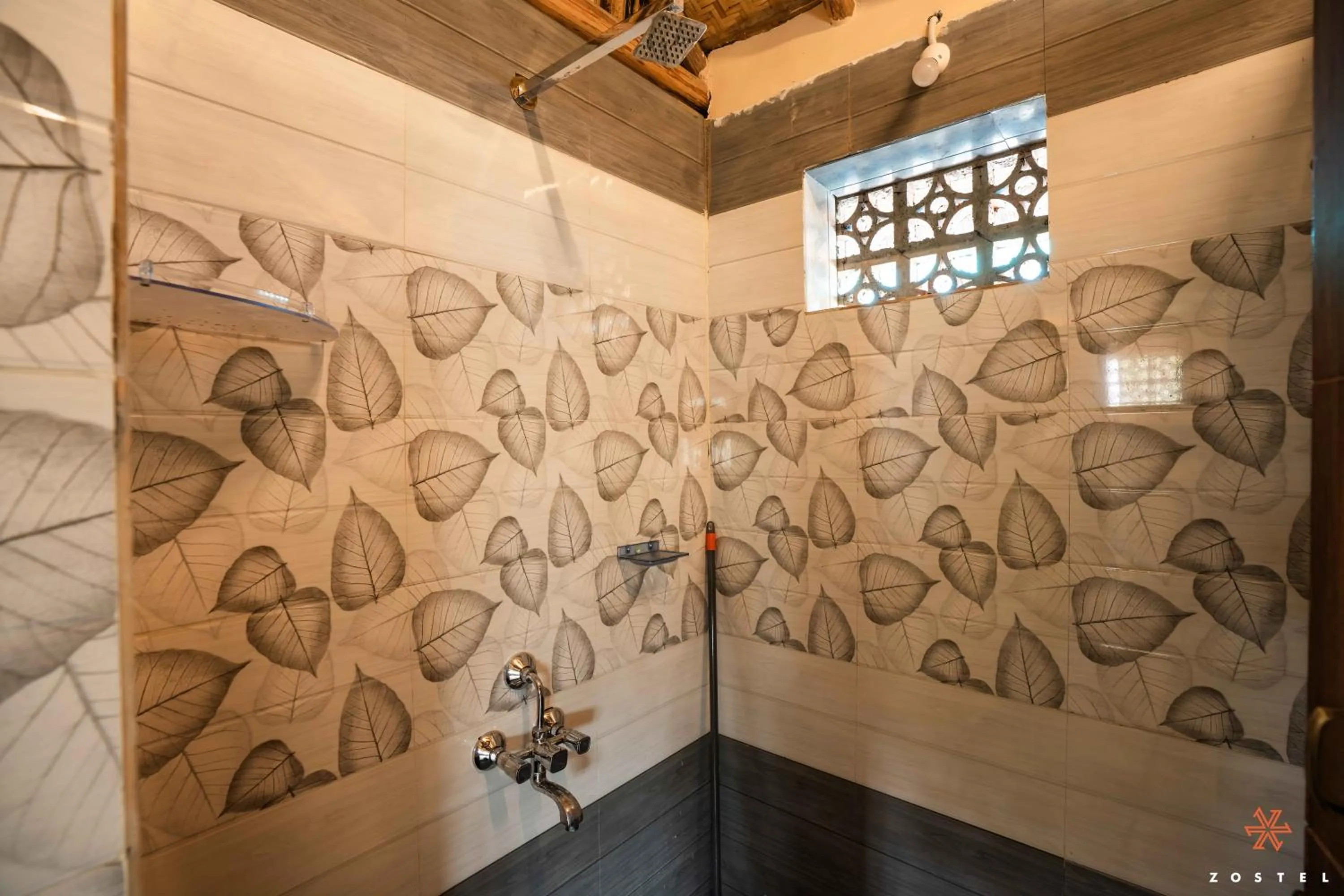 Shower in Zostel Hampi, Gangavathi