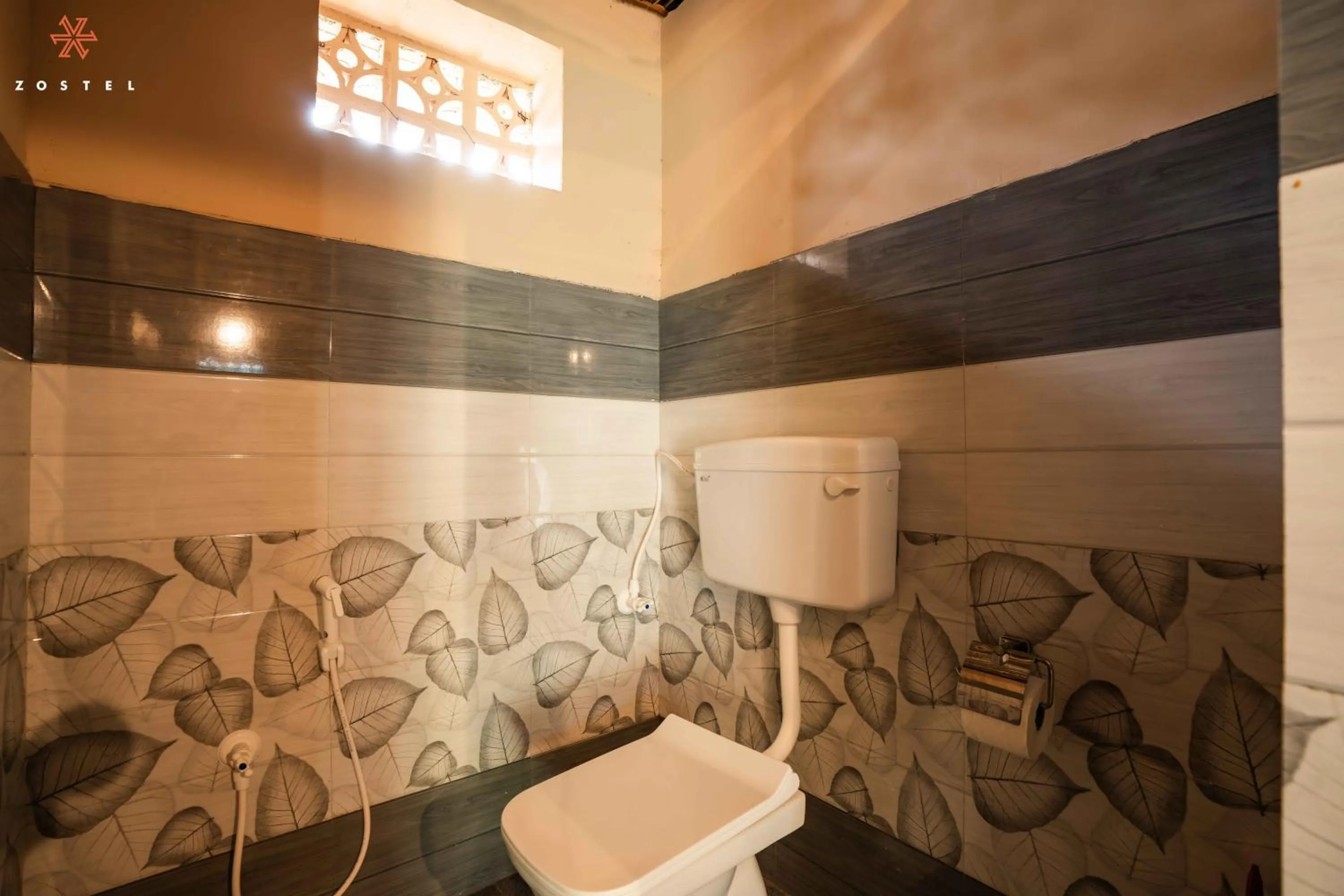 Shower in Zostel Hampi, Gangavathi