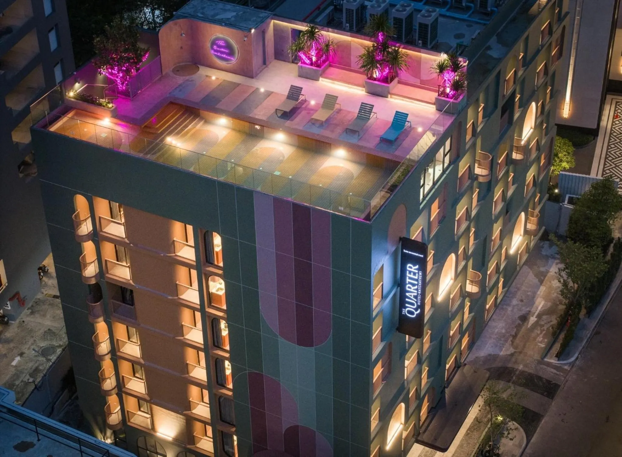 Property building in The Quarter Ratchathewi by UHG