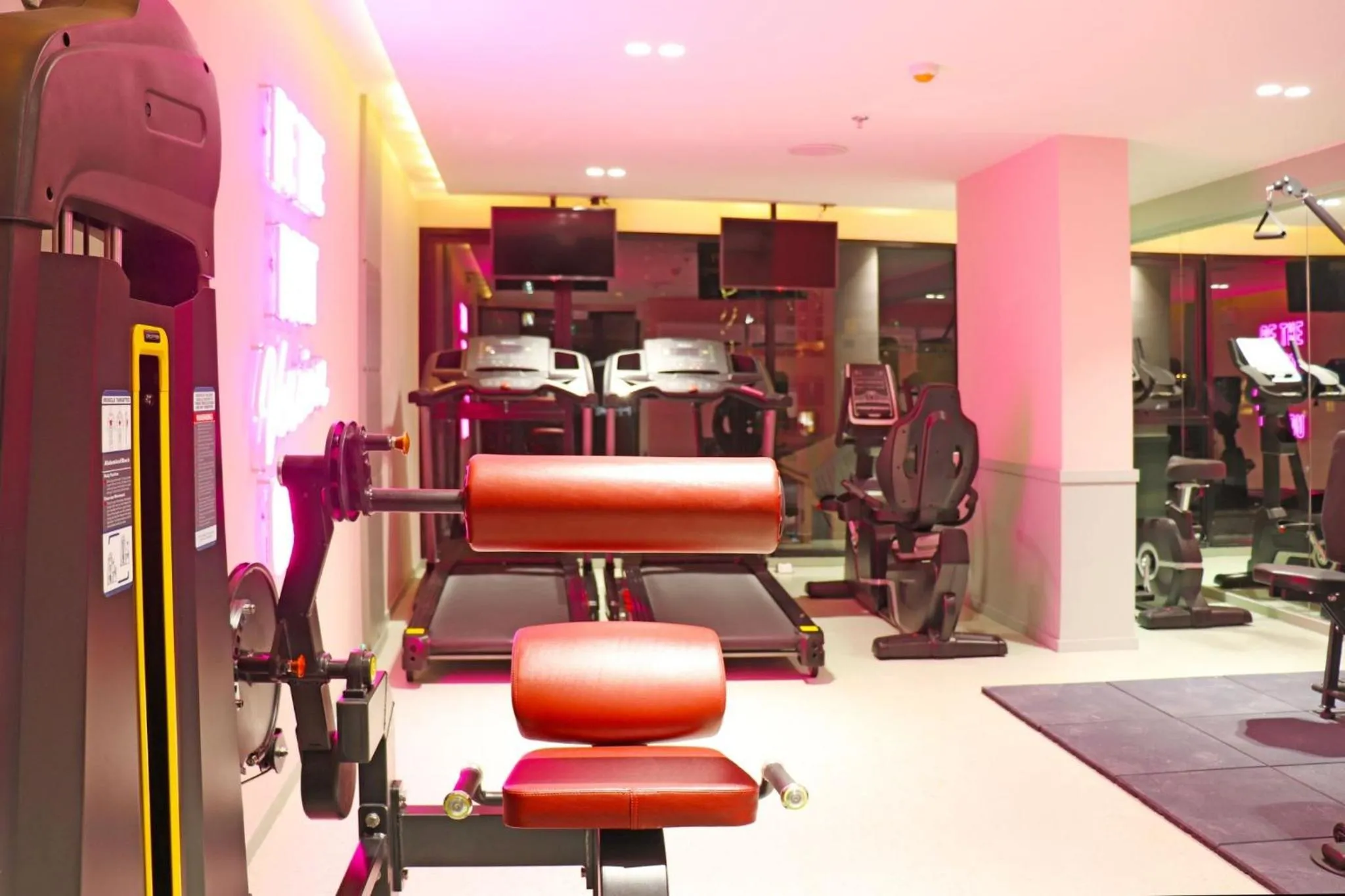 Fitness centre/facilities in The Quarter Ratchathewi by UHG