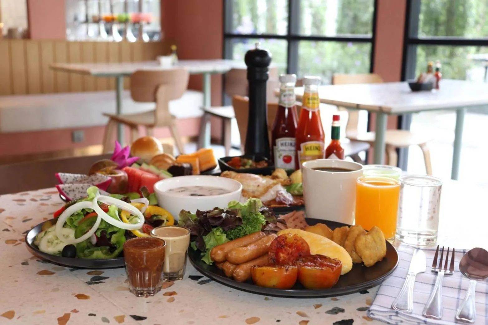 Restaurant/places to eat in The Quarter Ratchathewi by UHG