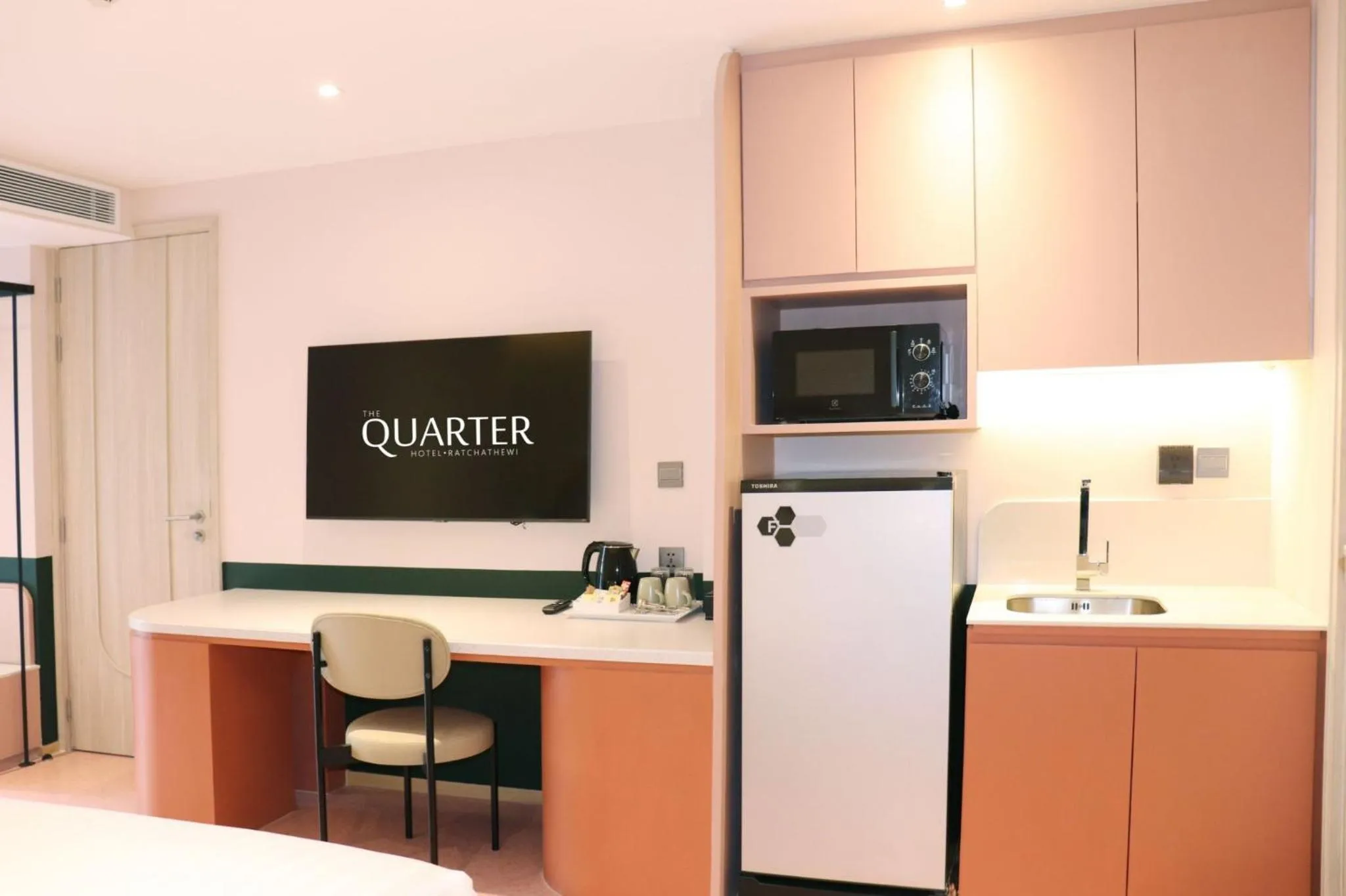 TV and multimedia in The Quarter Ratchathewi by UHG