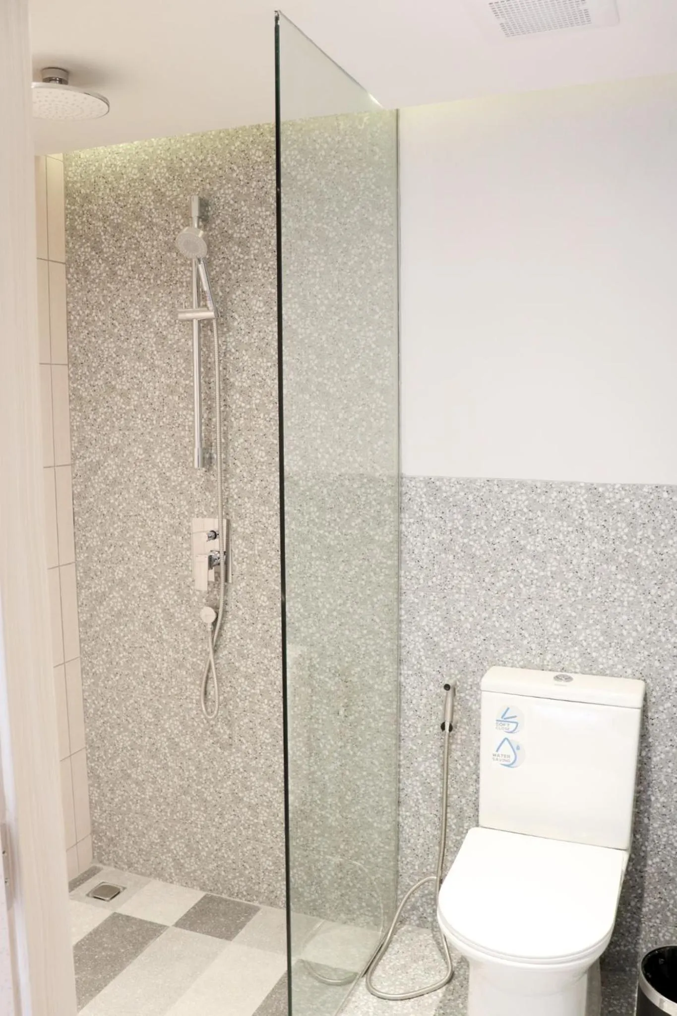 Shower in The Quarter Ratchathewi by UHG