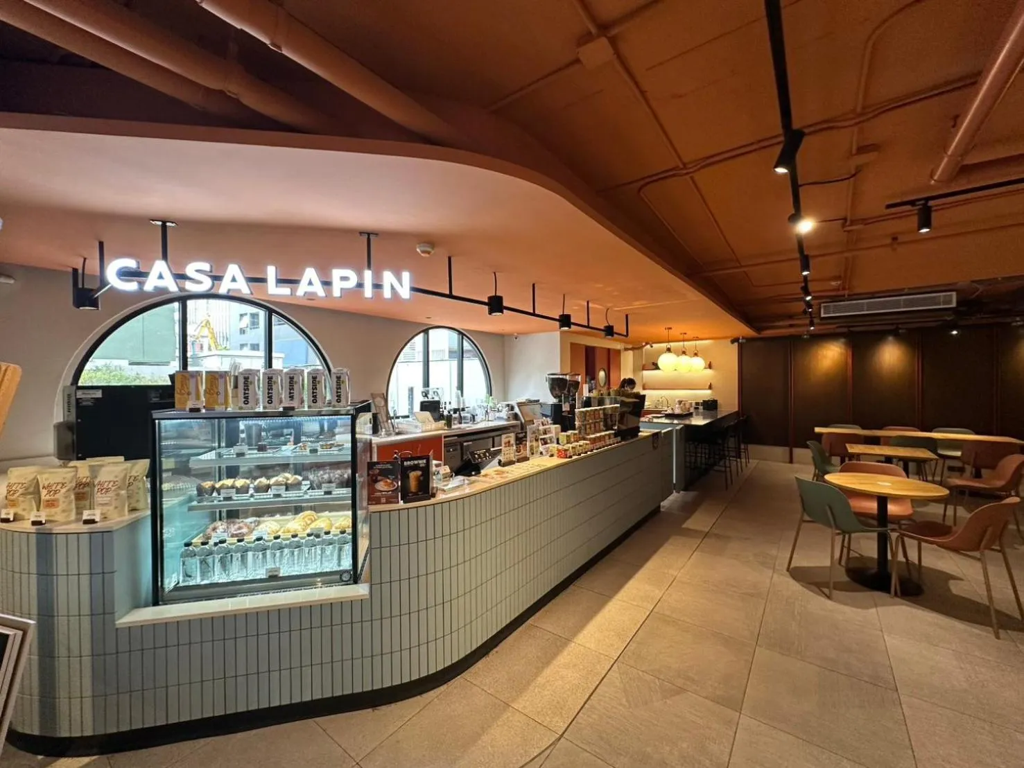 Food and drinks in The Quarter Ratchathewi by UHG