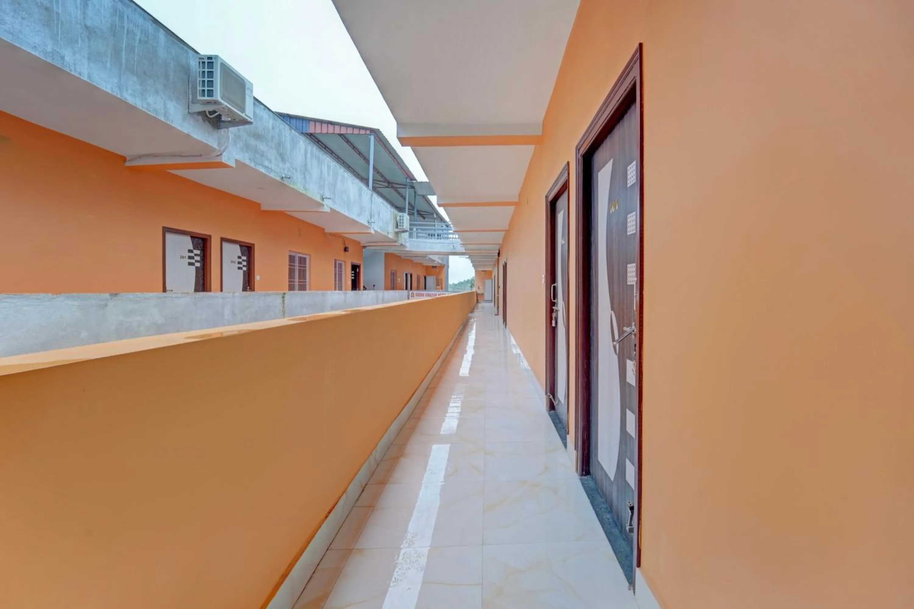 Lobby or reception in Hotel O Siddhi Vinayak Hotel & Banquets