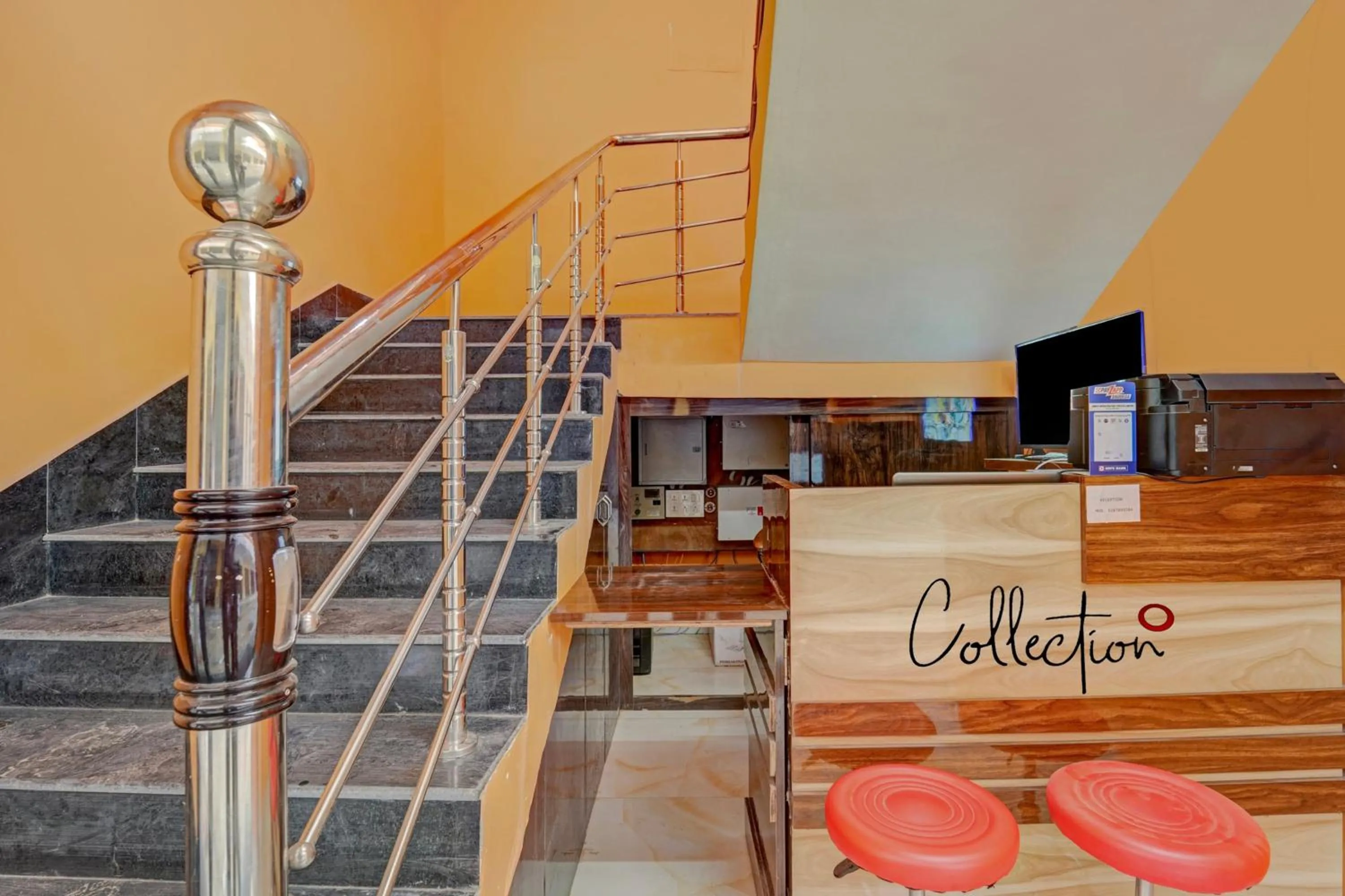 Lobby or reception in Hotel O Siddhi Vinayak Hotel & Banquets