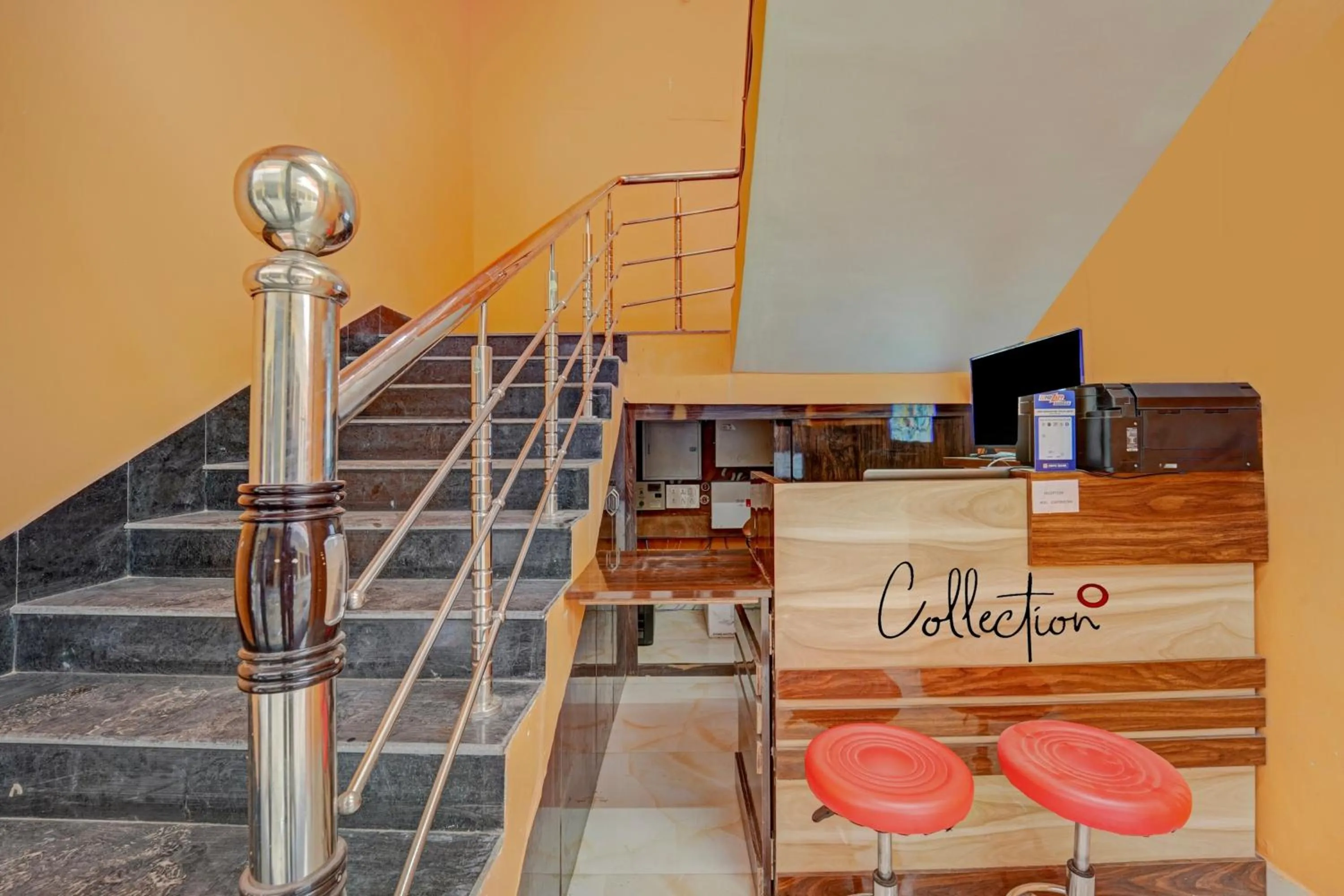 Lobby or reception in Hotel O Siddhi Vinayak Hotel & Banquets