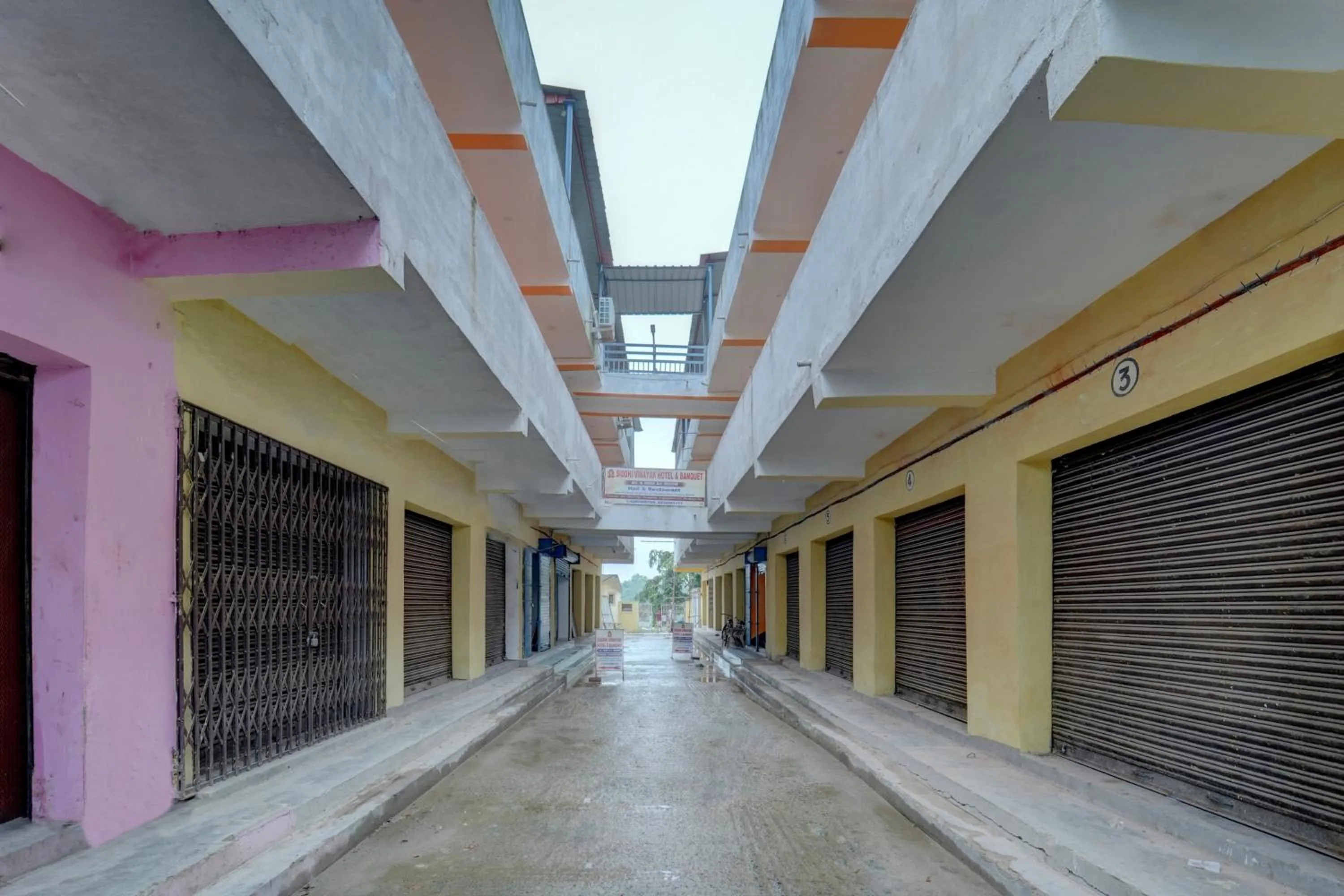 Facade/entrance in Hotel O Siddhi Vinayak Hotel & Banquets