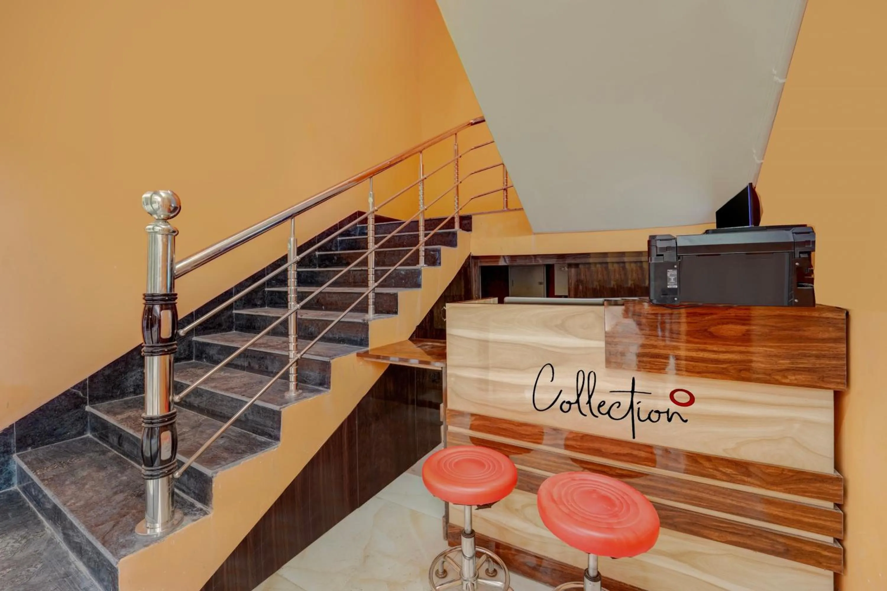 Lobby or reception in Hotel O Siddhi Vinayak Hotel & Banquets