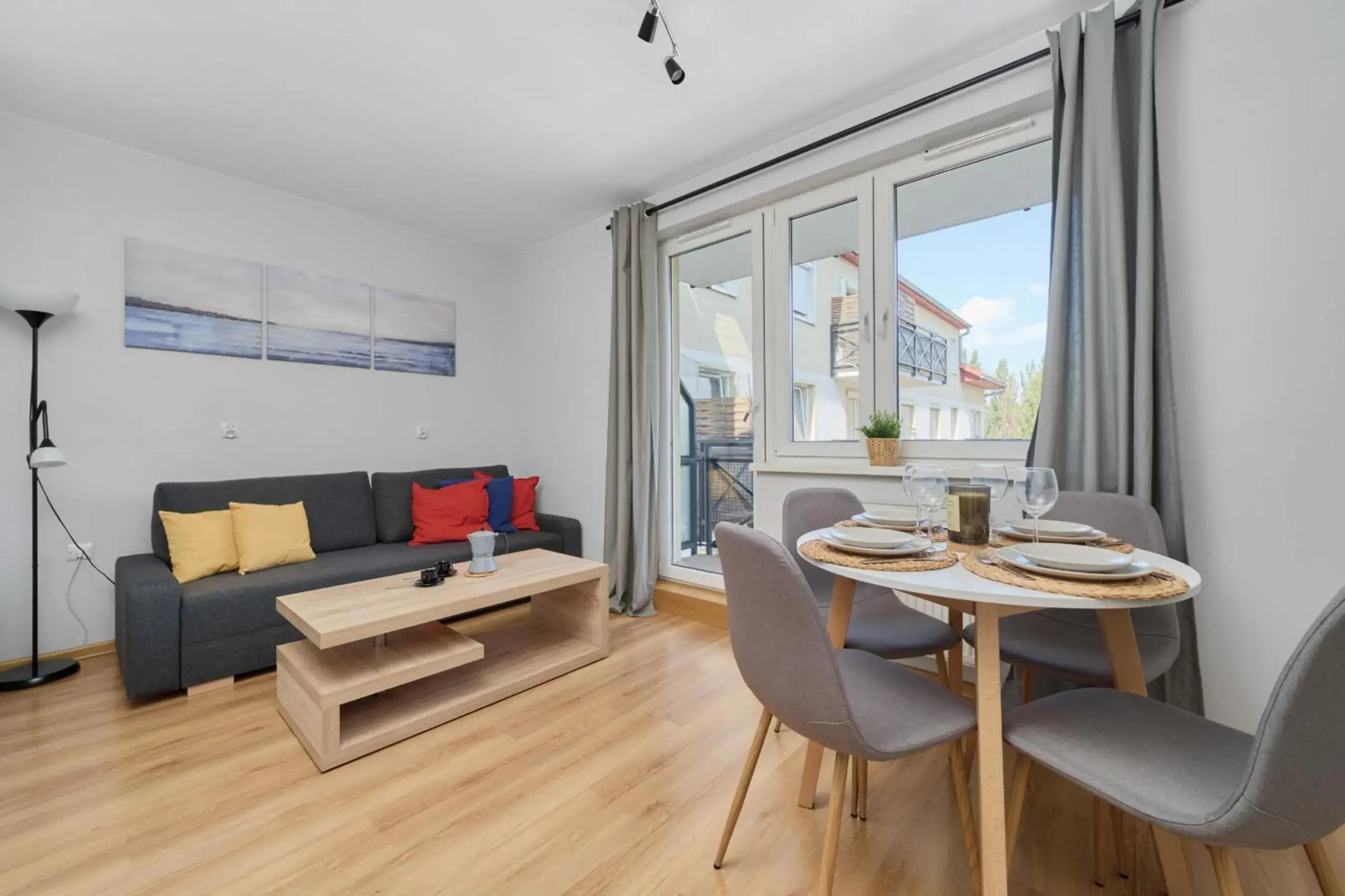 Peaceful Wrocław Apartment for 4 Guests with Balcony by Noclegi Renters Peaceful Wrocław Apartment for 4 Guests with Balcony by Noclegi Renters