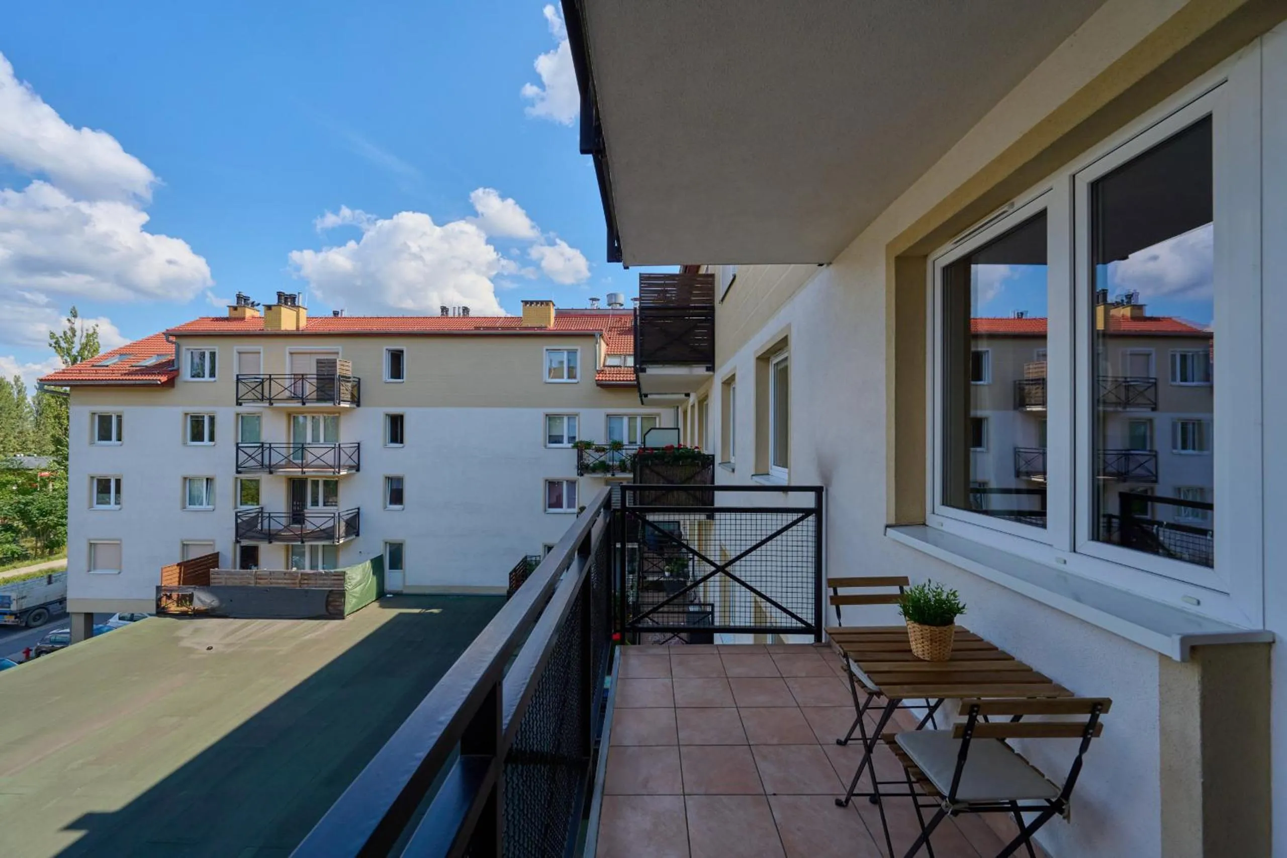 Peaceful Wrocław Apartment for 4 Guests with Balcony by Noclegi Renters