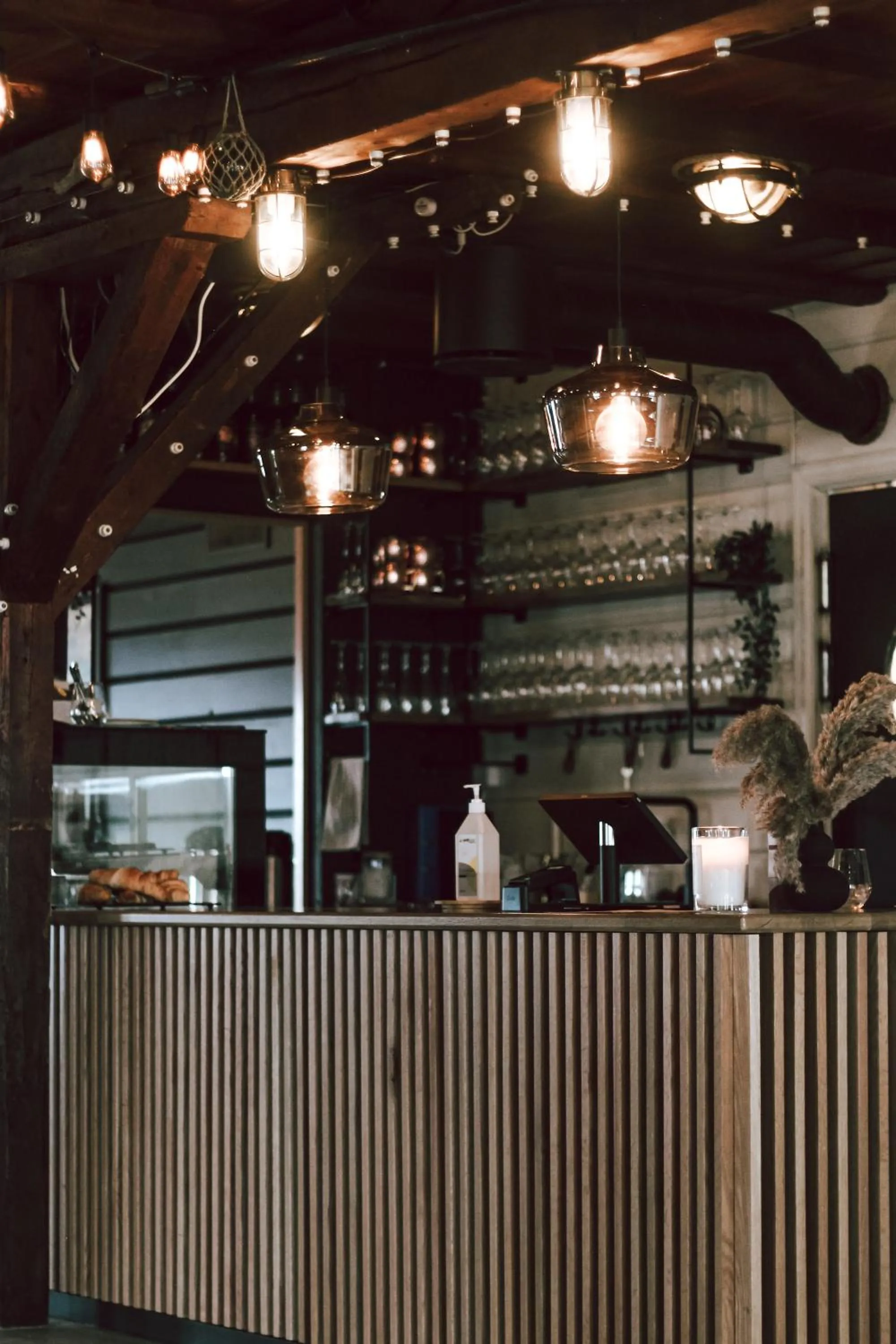 Restaurant/places to eat in Lødingen Brygge