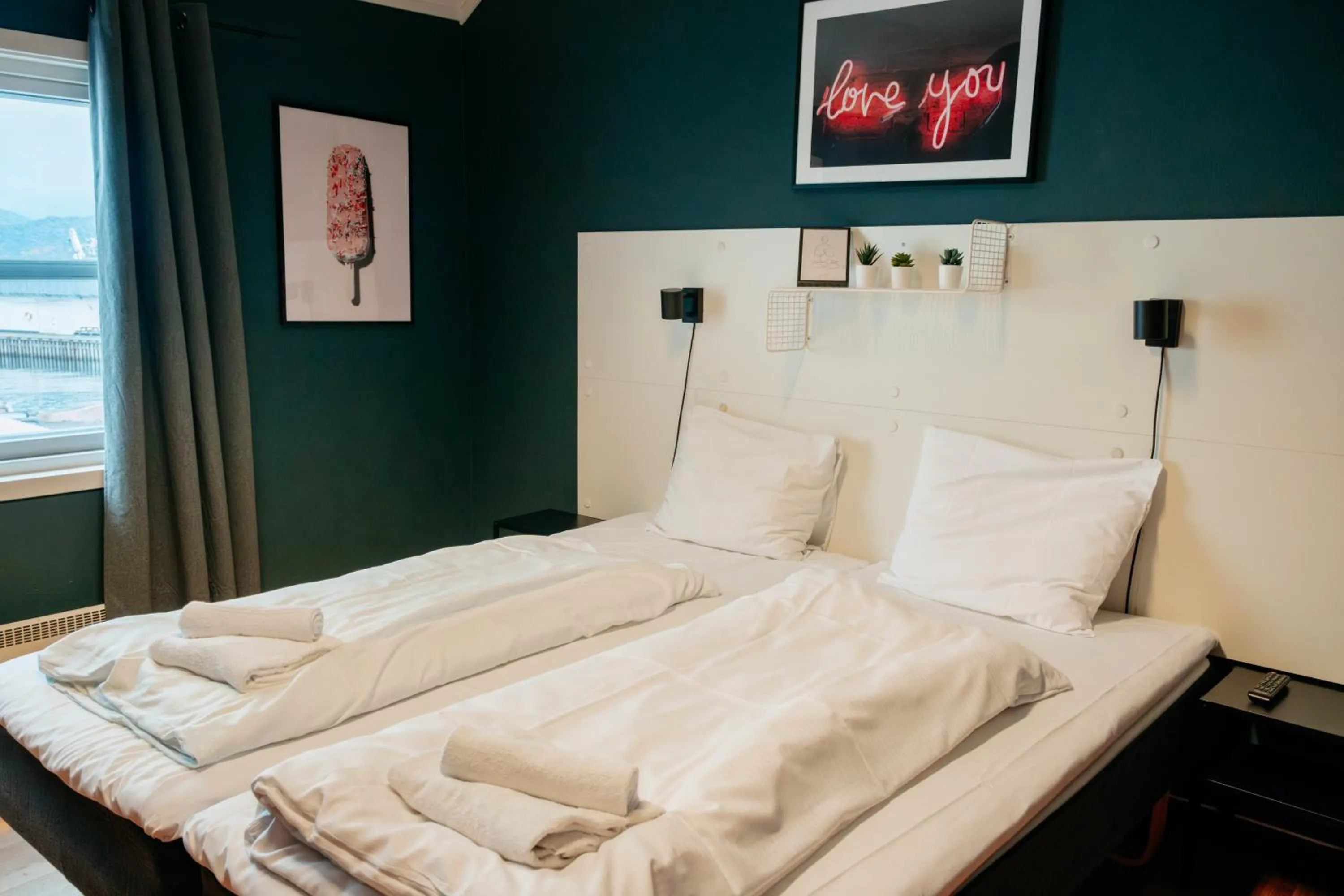 Bed in Lødingen Brygge