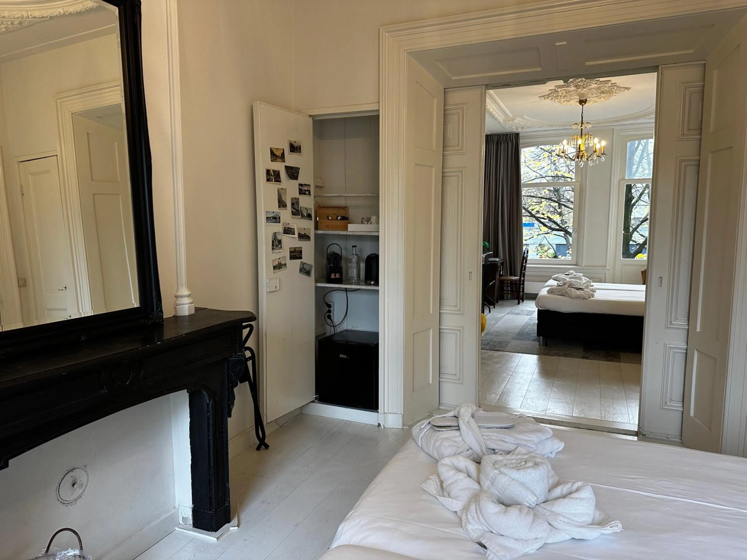 Coffee/tea facilities, Bed in Nine-T-Teen Bed and Boutique