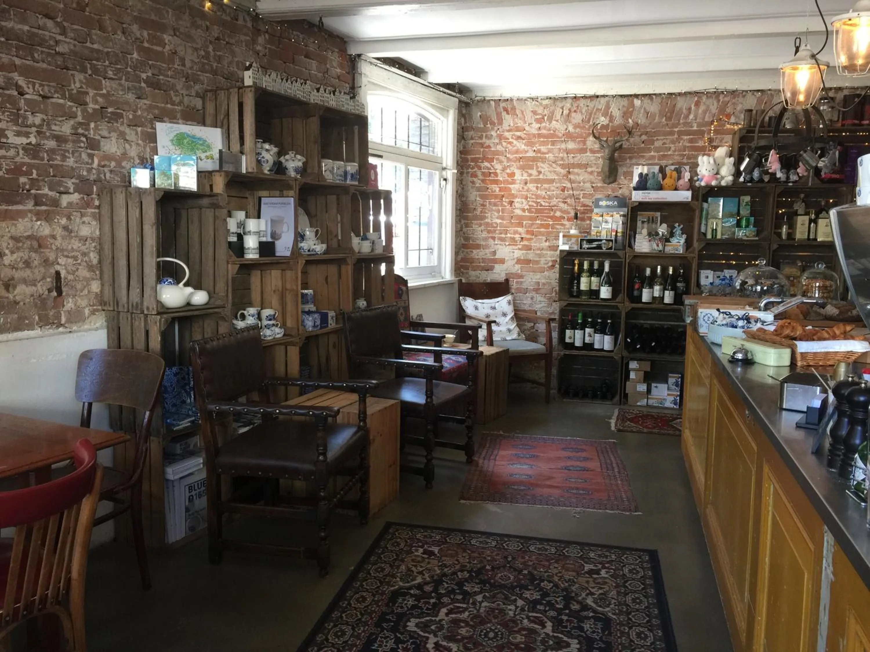 Lobby or reception in Nine-T-Teen Bed and Boutique