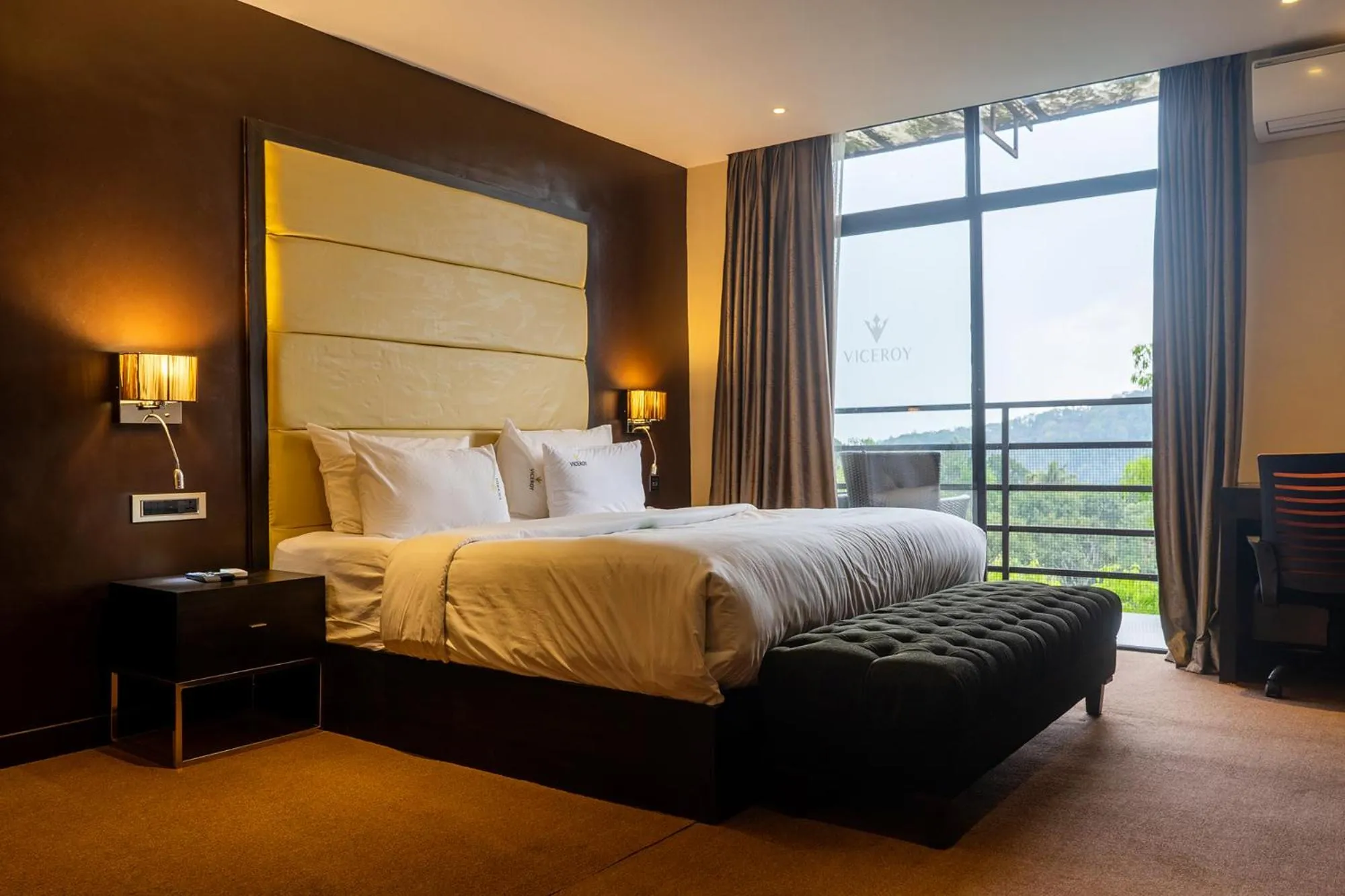 Natural landscape, Bed in Viceroy Luxury Mountain Resort and Spa