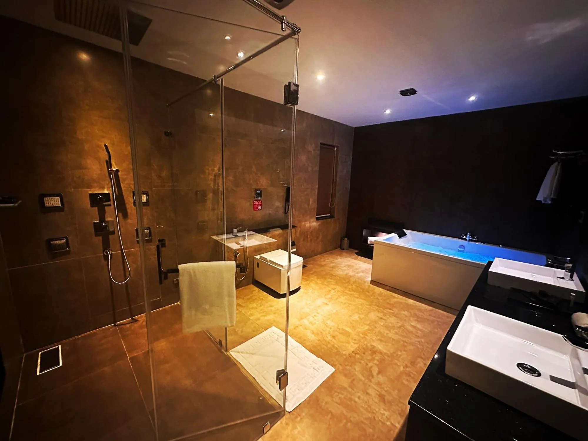 Bath in Viceroy Luxury Mountain Resort and Spa