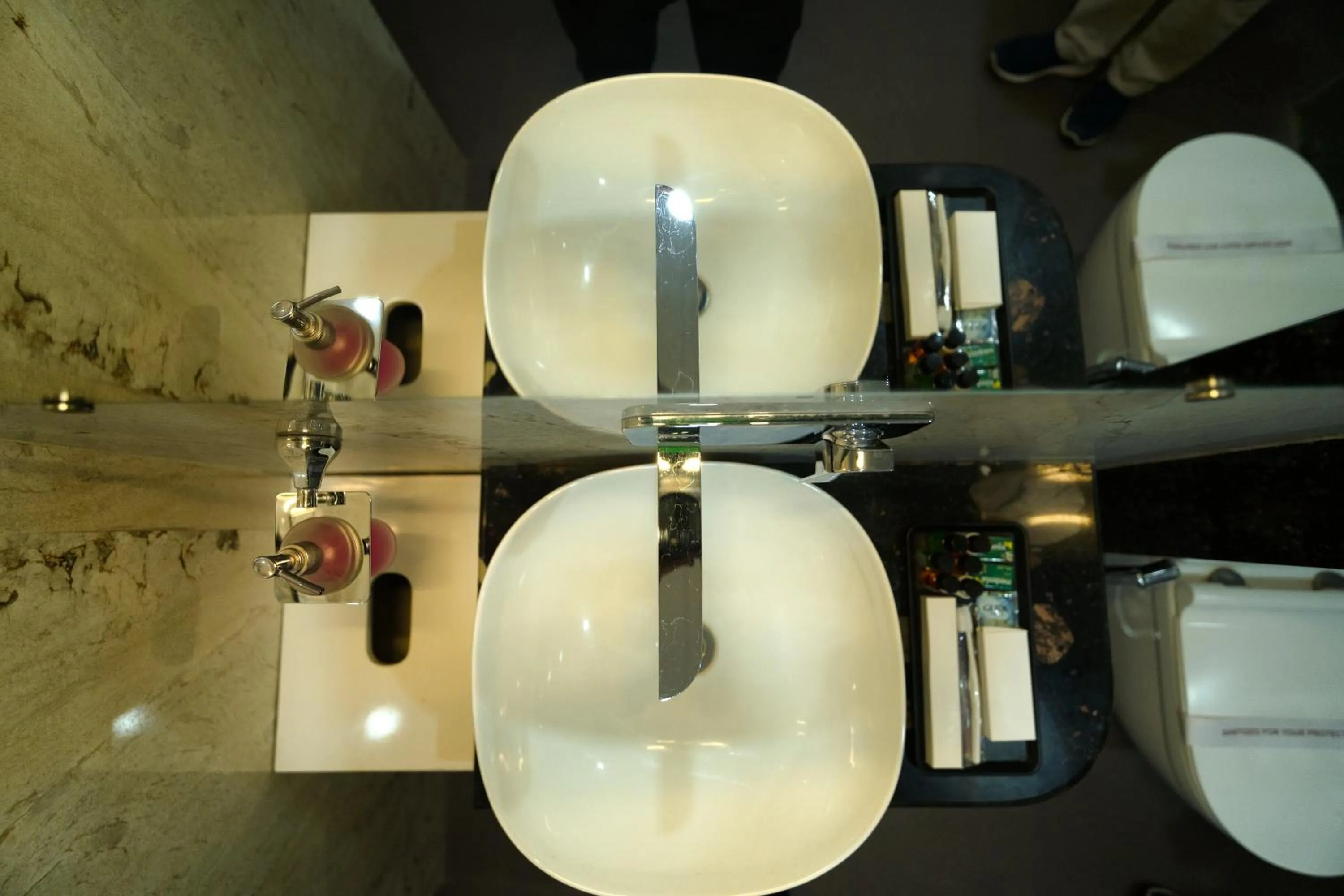 Toilet in The Autograph Inn