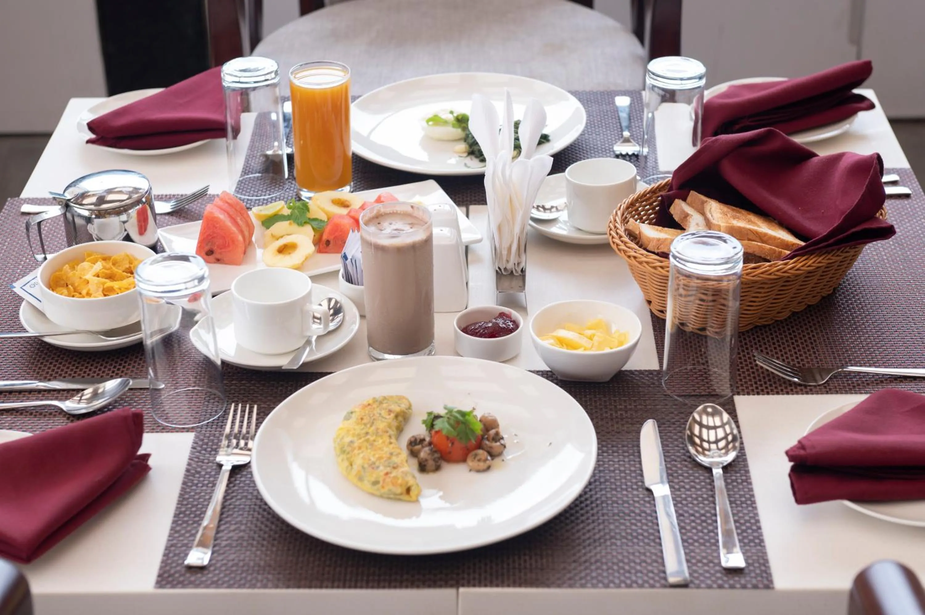 Food and drinks in The Autograph Inn