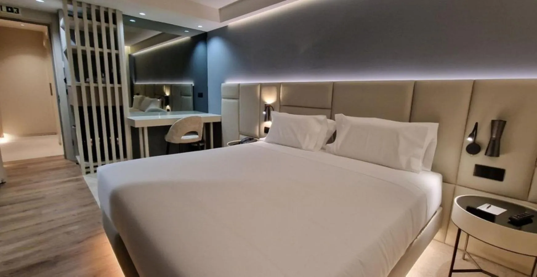 Bedroom, Bed in Bom Sucesso Hotel by gaiarooms