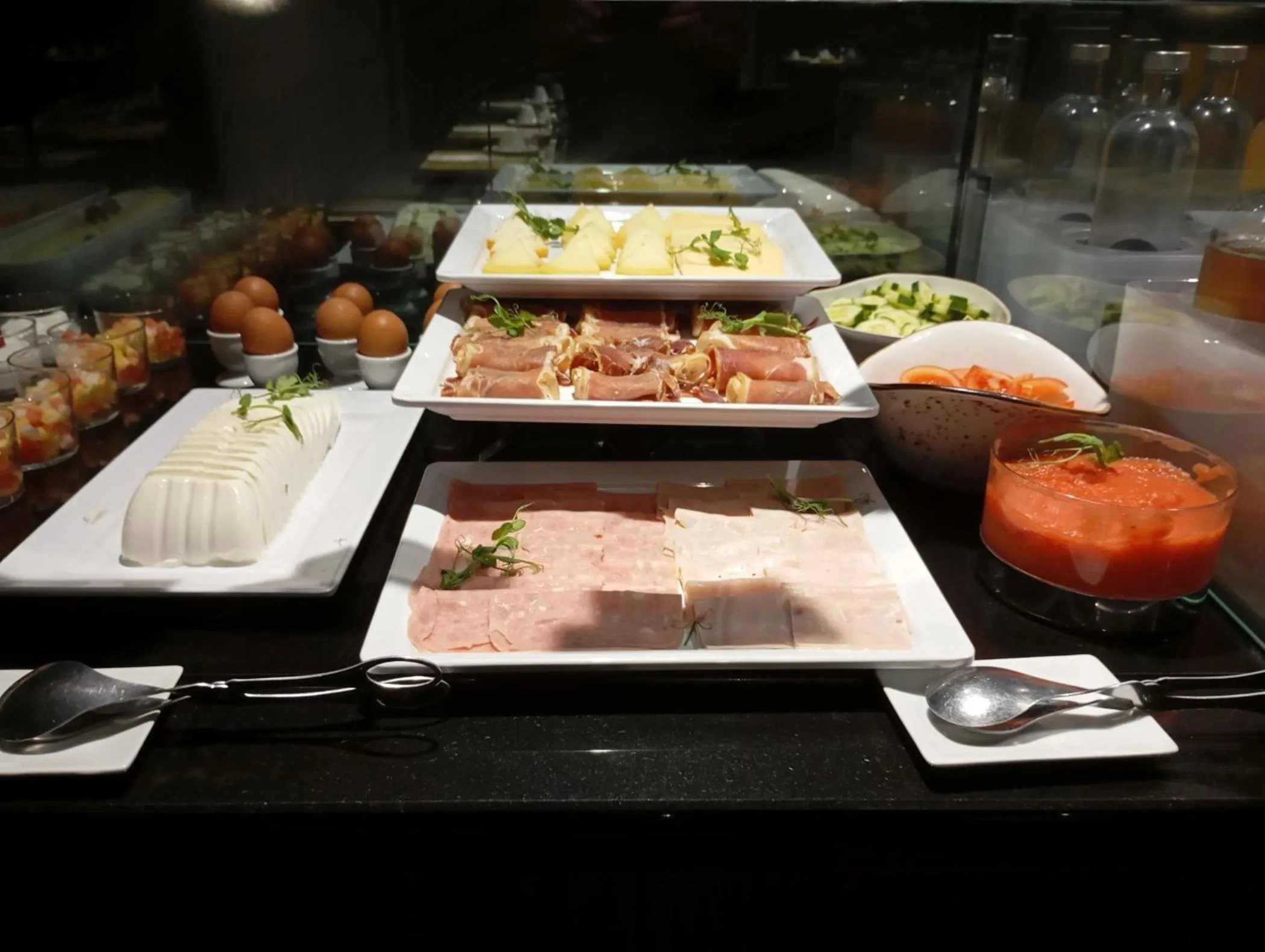 Breakfast in Bom Sucesso Hotel by gaiarooms