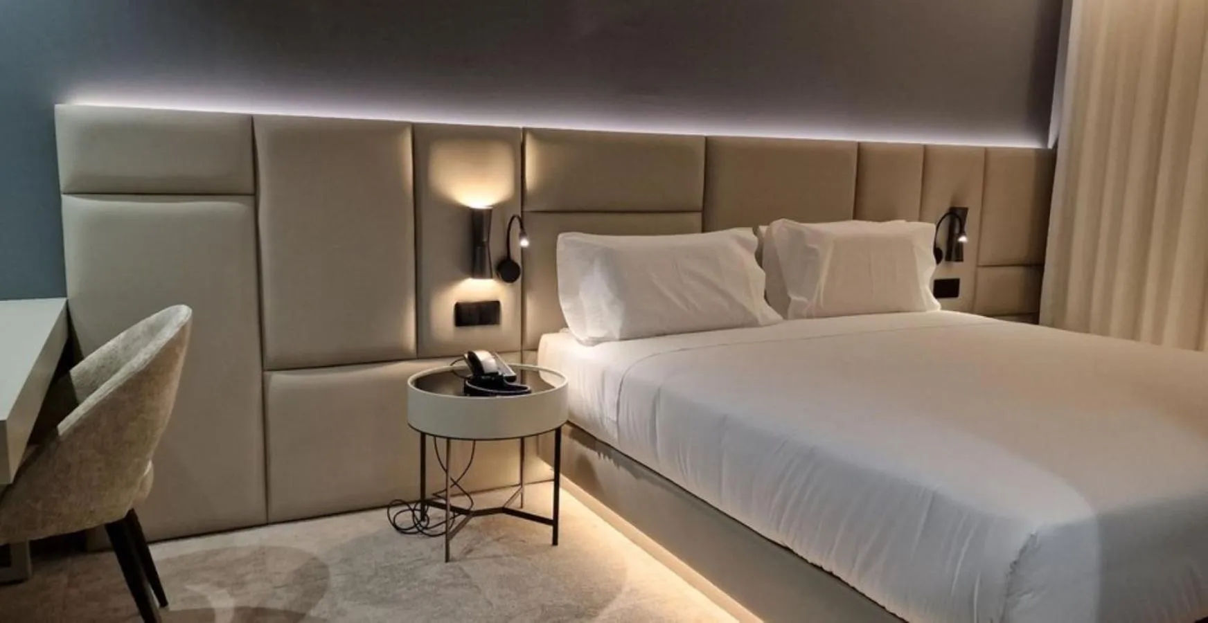 Photo of the whole room, Bed in Bom Sucesso Hotel by gaiarooms