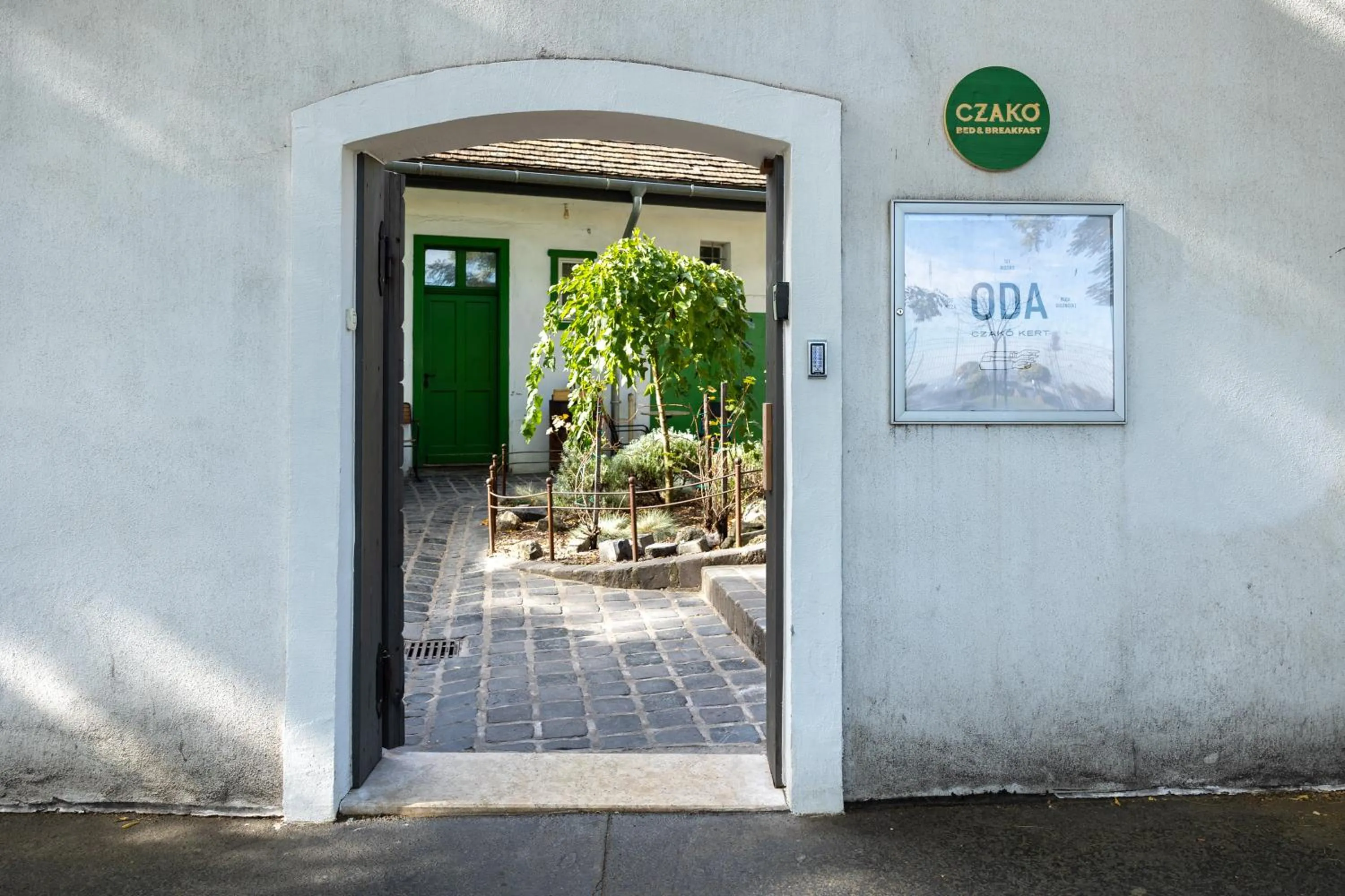 Garden in Czakó Bed&Breakfast