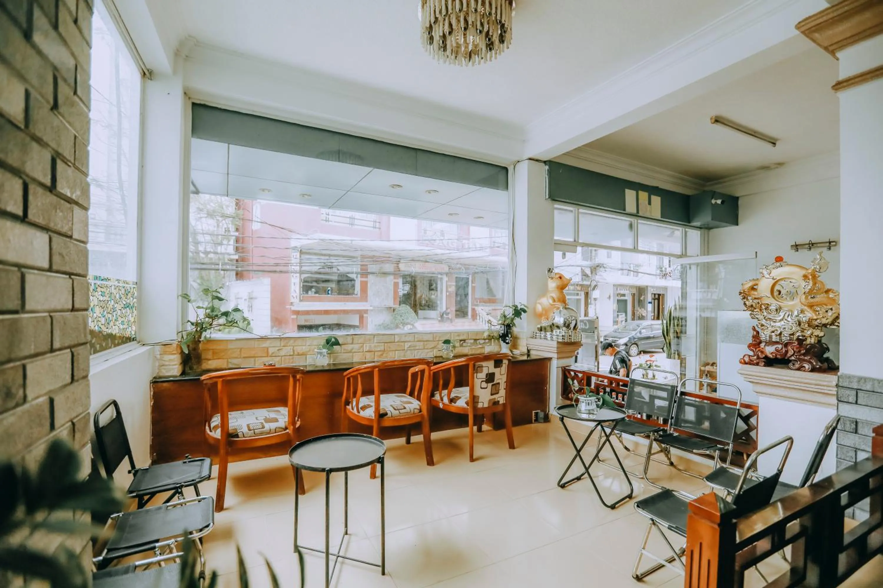 Communal lounge/ TV room in Pearl Wealth Dalat Hotel