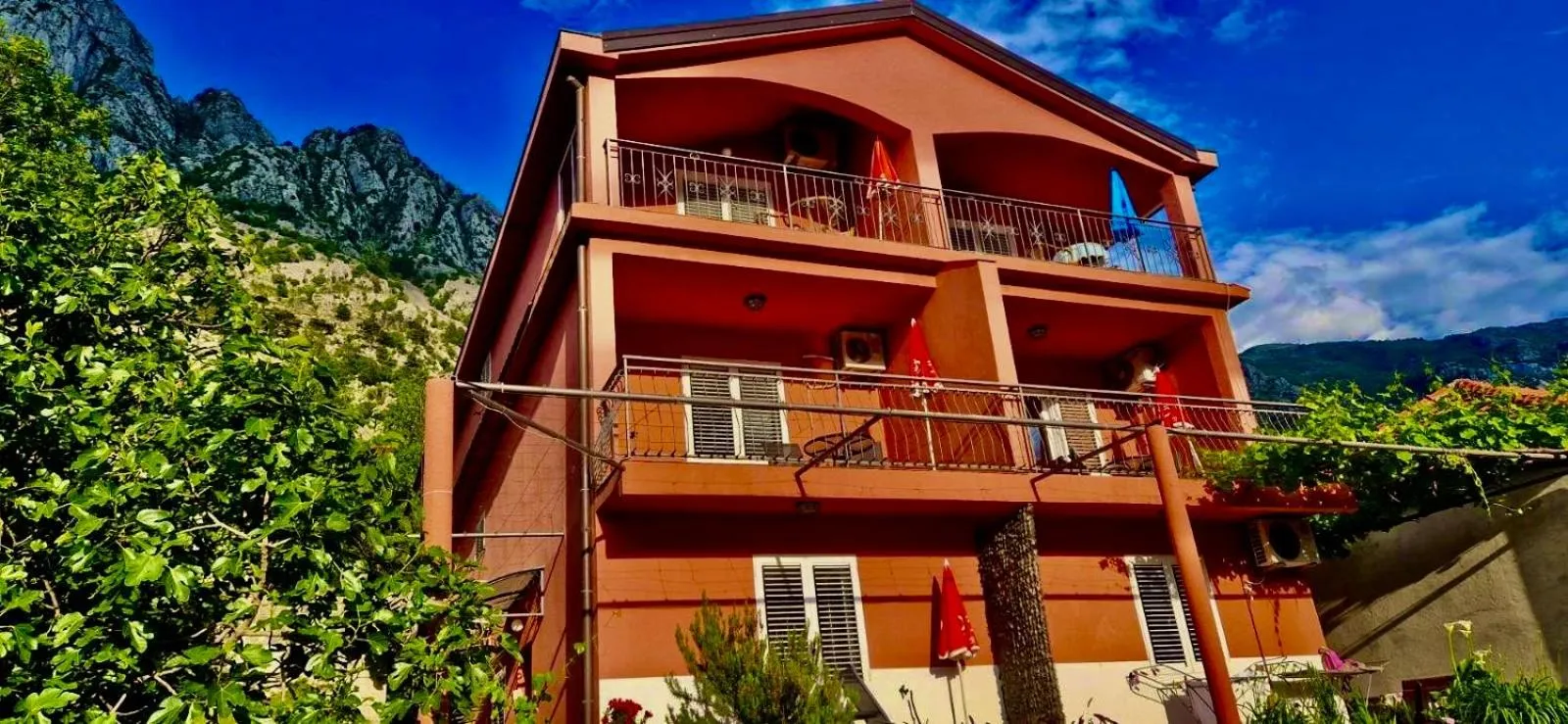 Apartments Lazarević