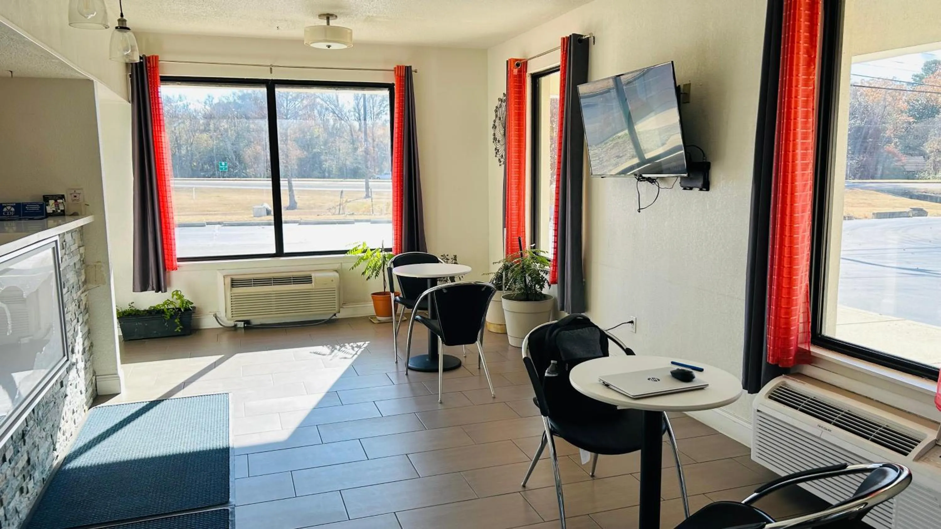 Lobby or reception in Super 7 Inn Tupelo